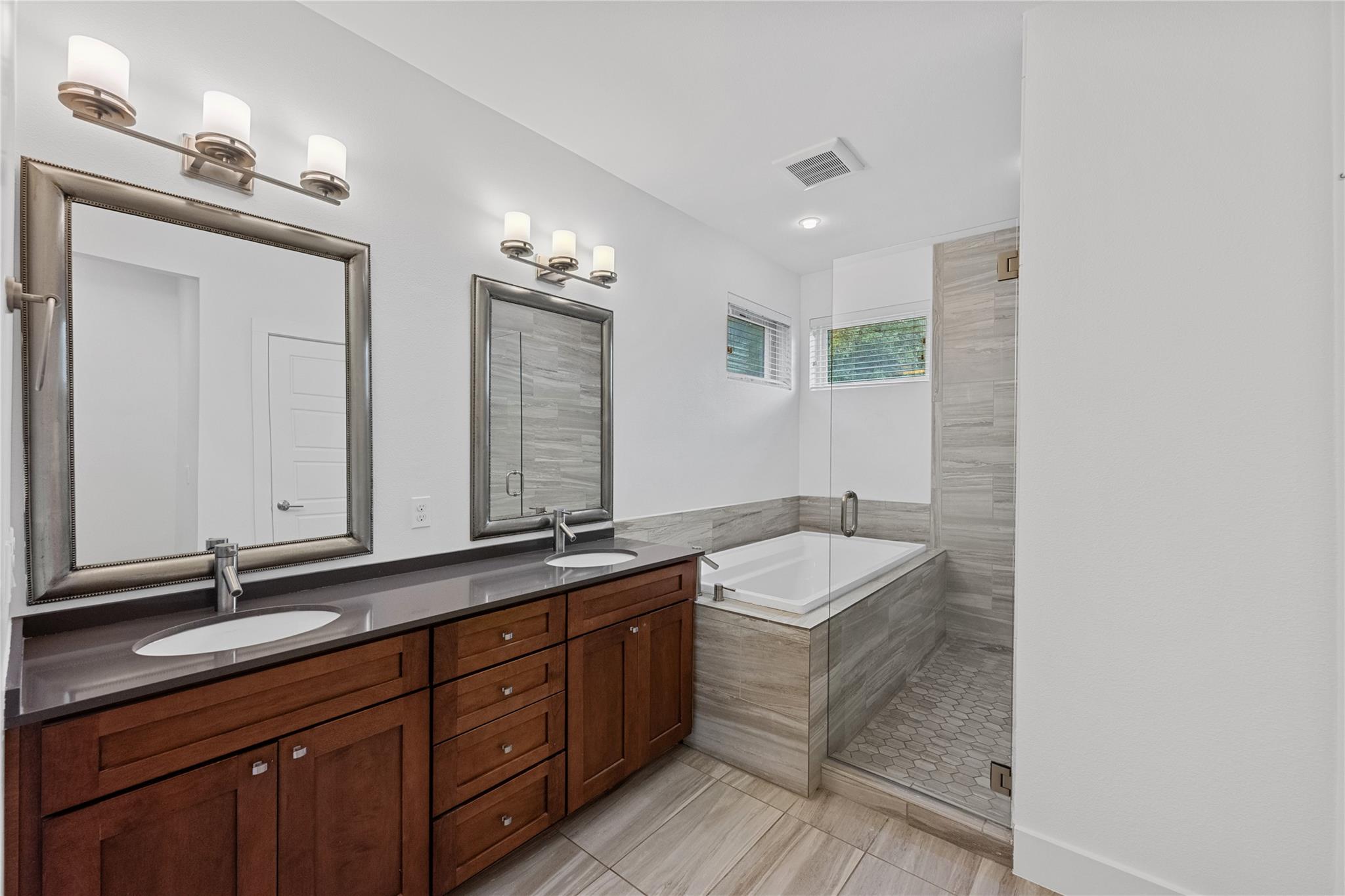 1303 Azie Morton Rd # 3, Austin, TX 78704