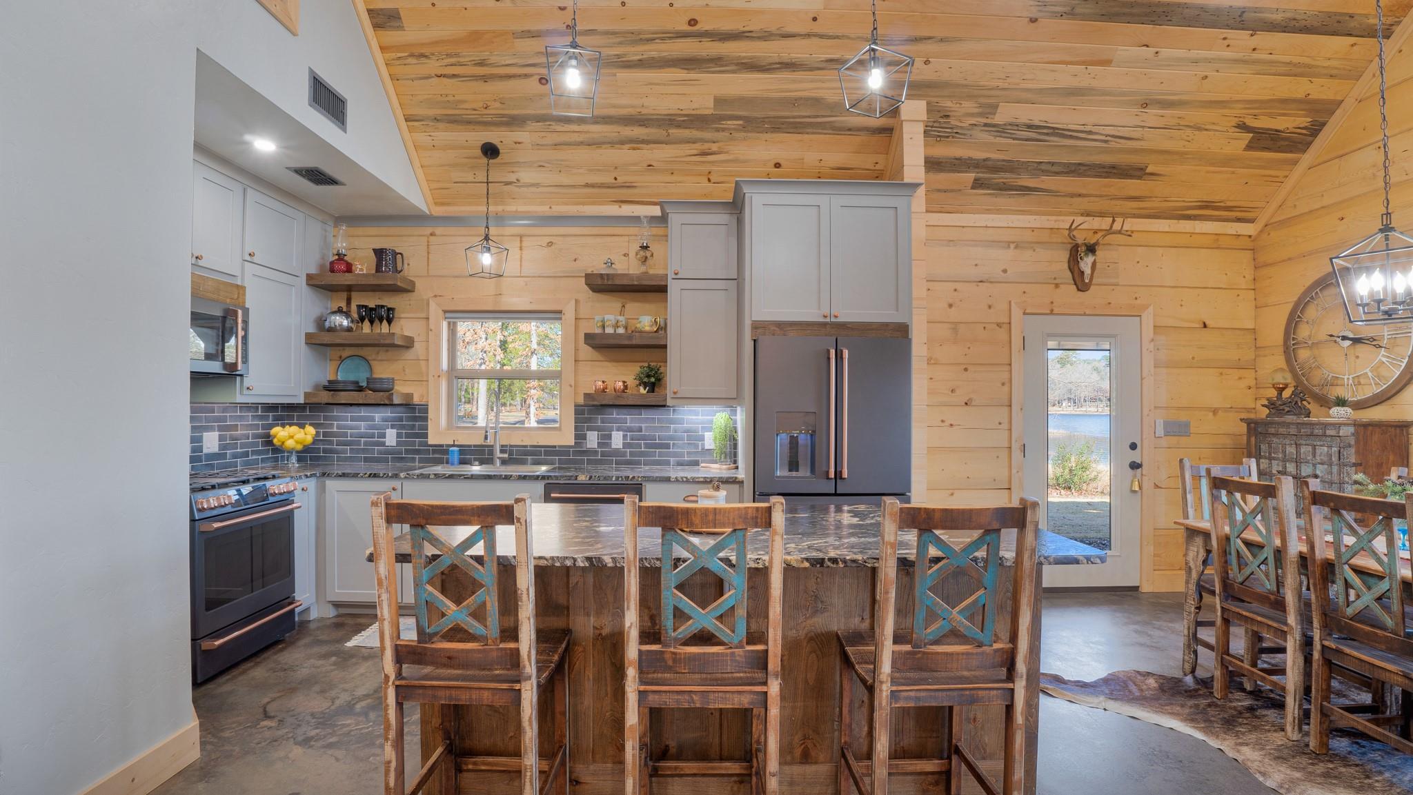 537 County Road 1596, Avinger, TX 75630