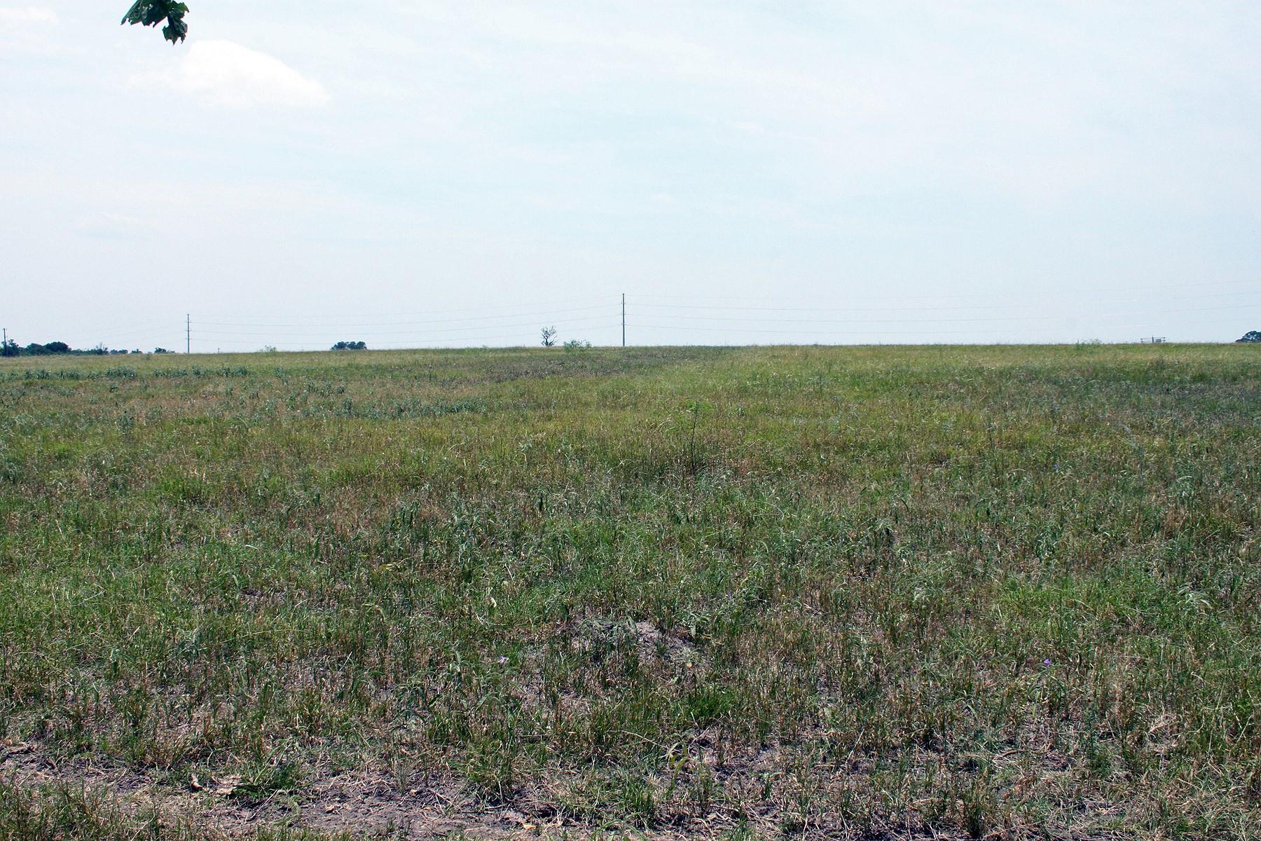 319 R C Ln, Lockhart, TX 78644