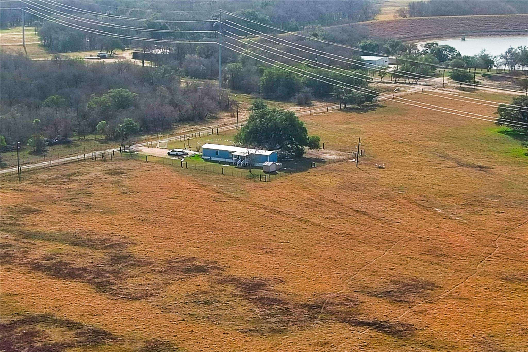 319 R C Ln, Lockhart, TX 78644