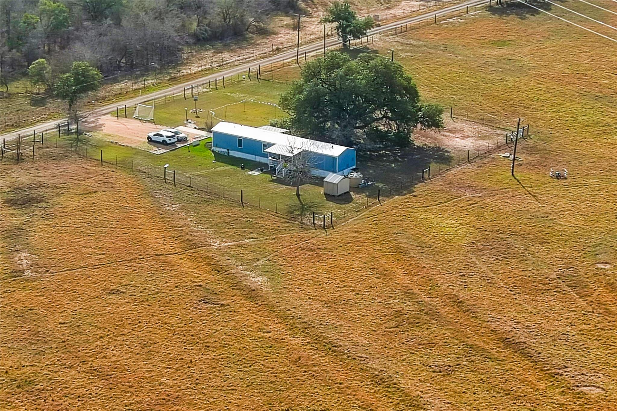 319 R C Ln, Lockhart, TX 78644