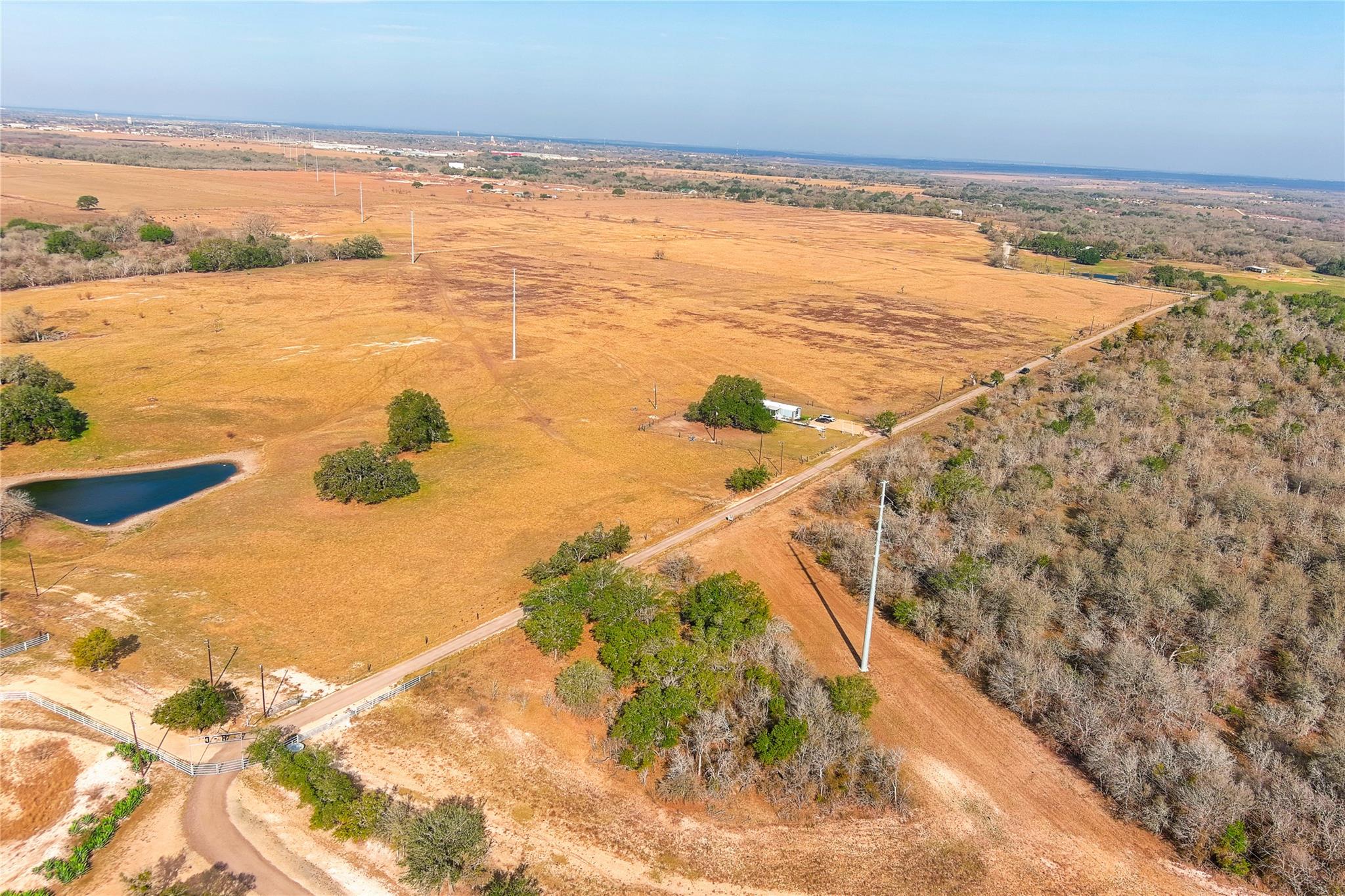 319 R C Ln, Lockhart, TX 78644