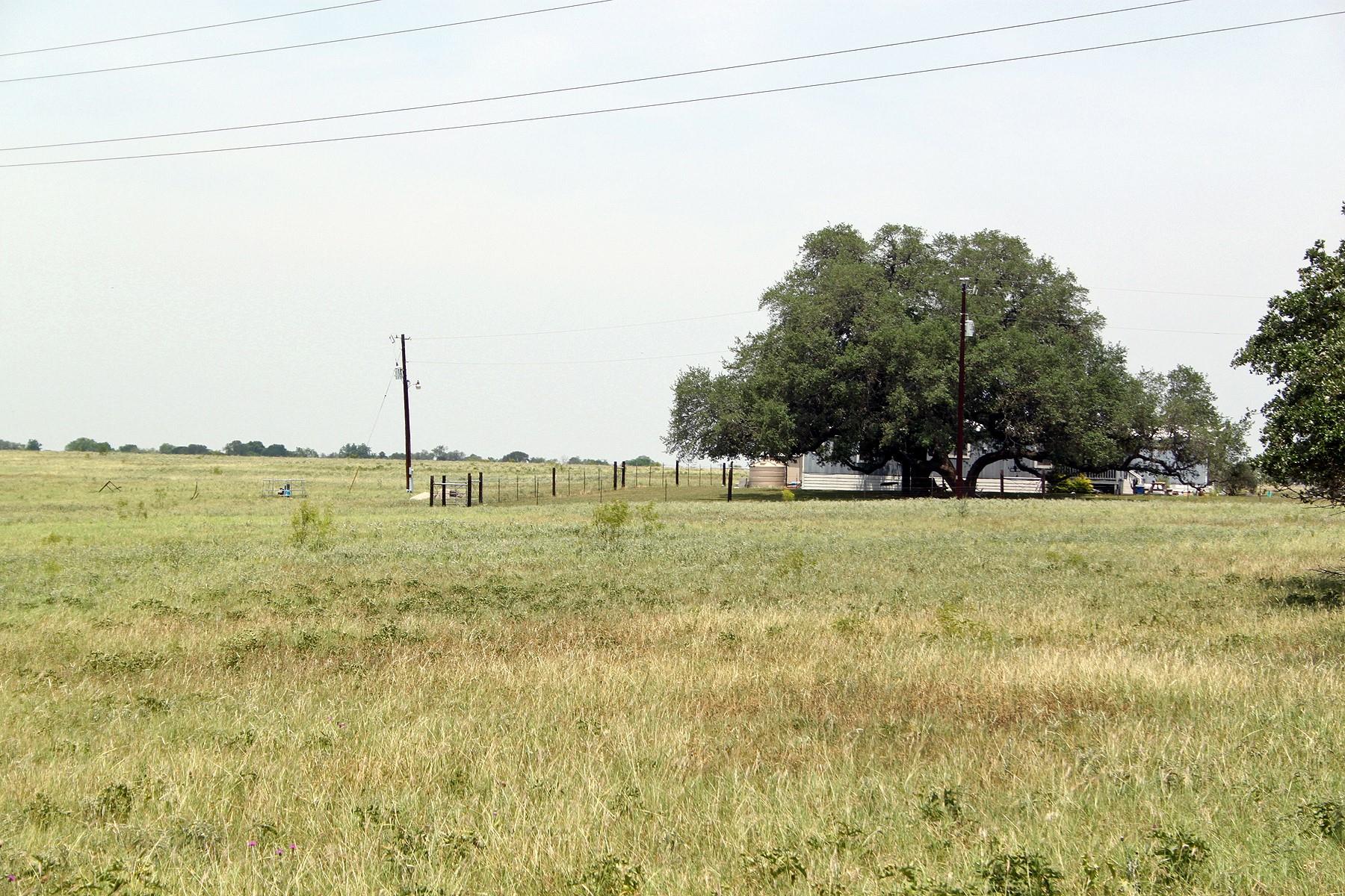 319 R C Ln, Lockhart, TX 78644