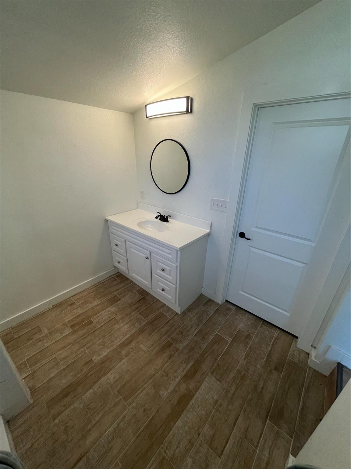 115 W Ila St, Elgin, TX 78621