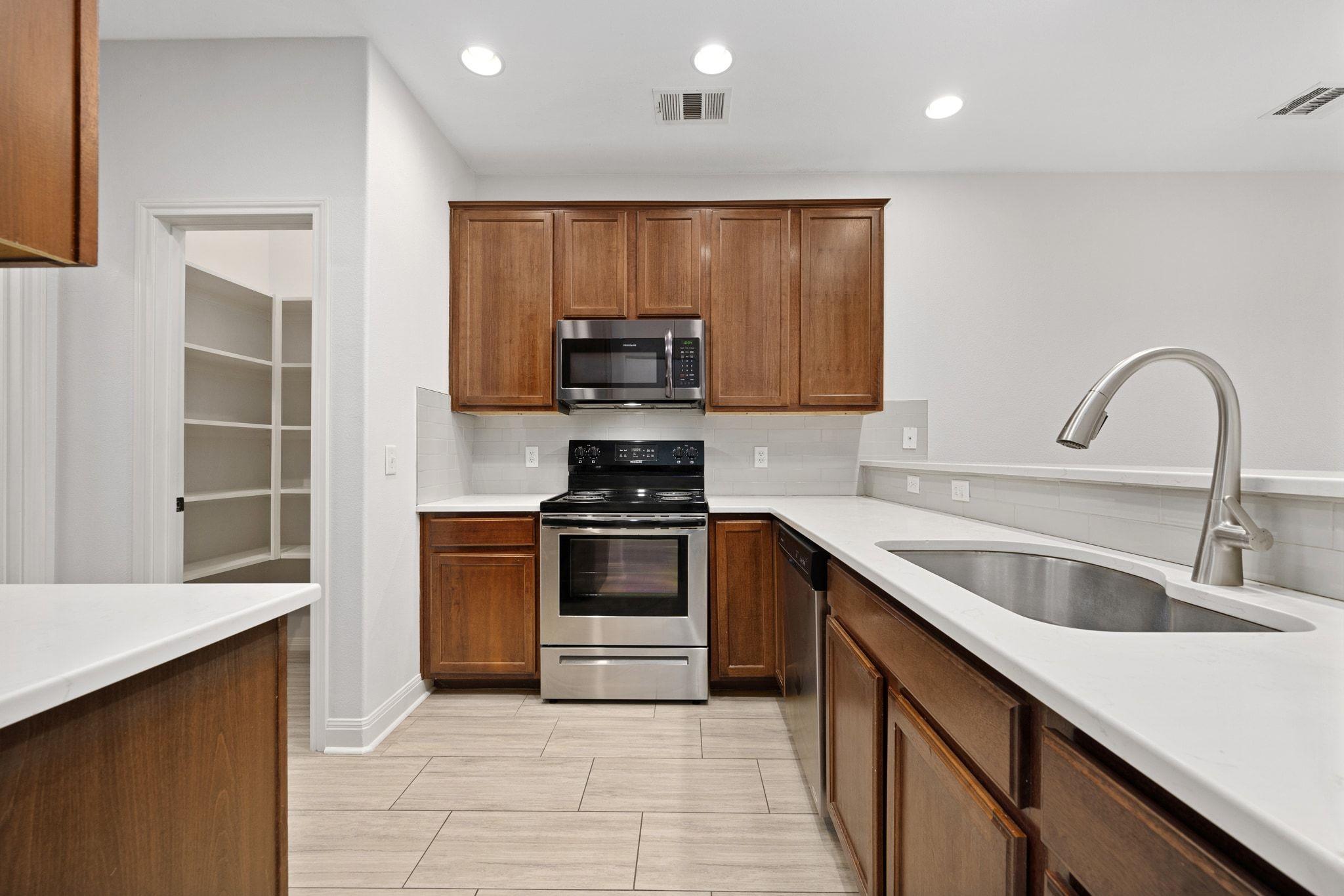 1405 Bergin Ct # B, Georgetown, TX 78626