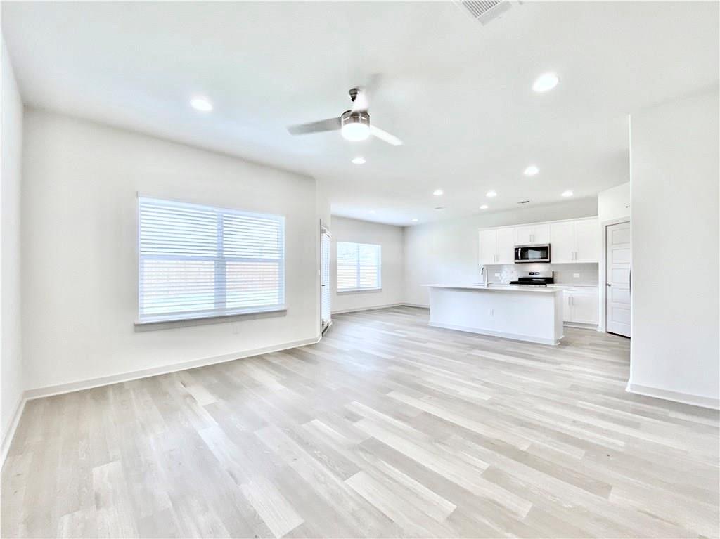 1005 Winnsboro Loop, Round Rock, TX 78664