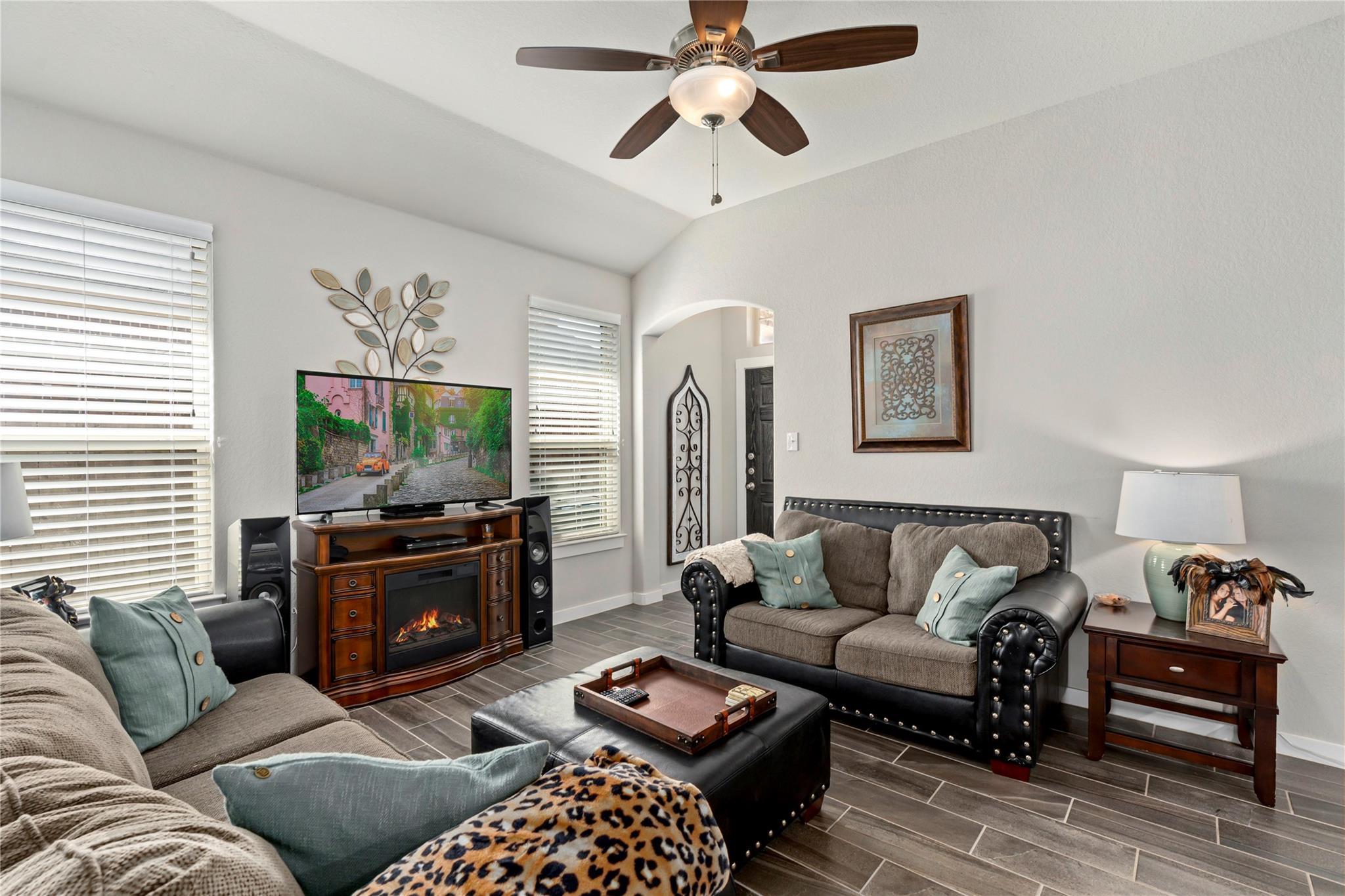 334 Creekside Curve Curv, New Braunfels, TX 78130