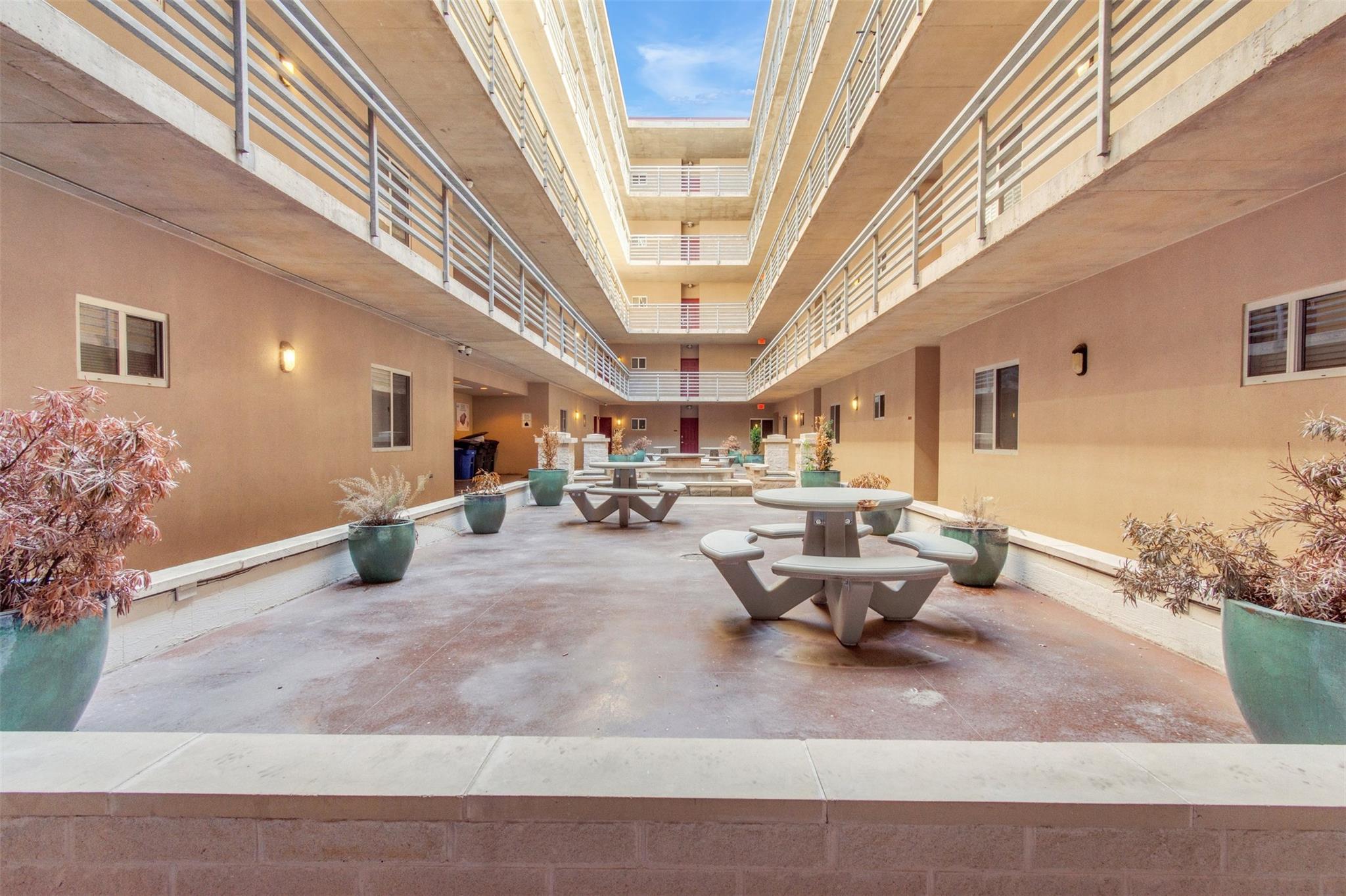 711 W 26th St # 607, Austin, TX 78705