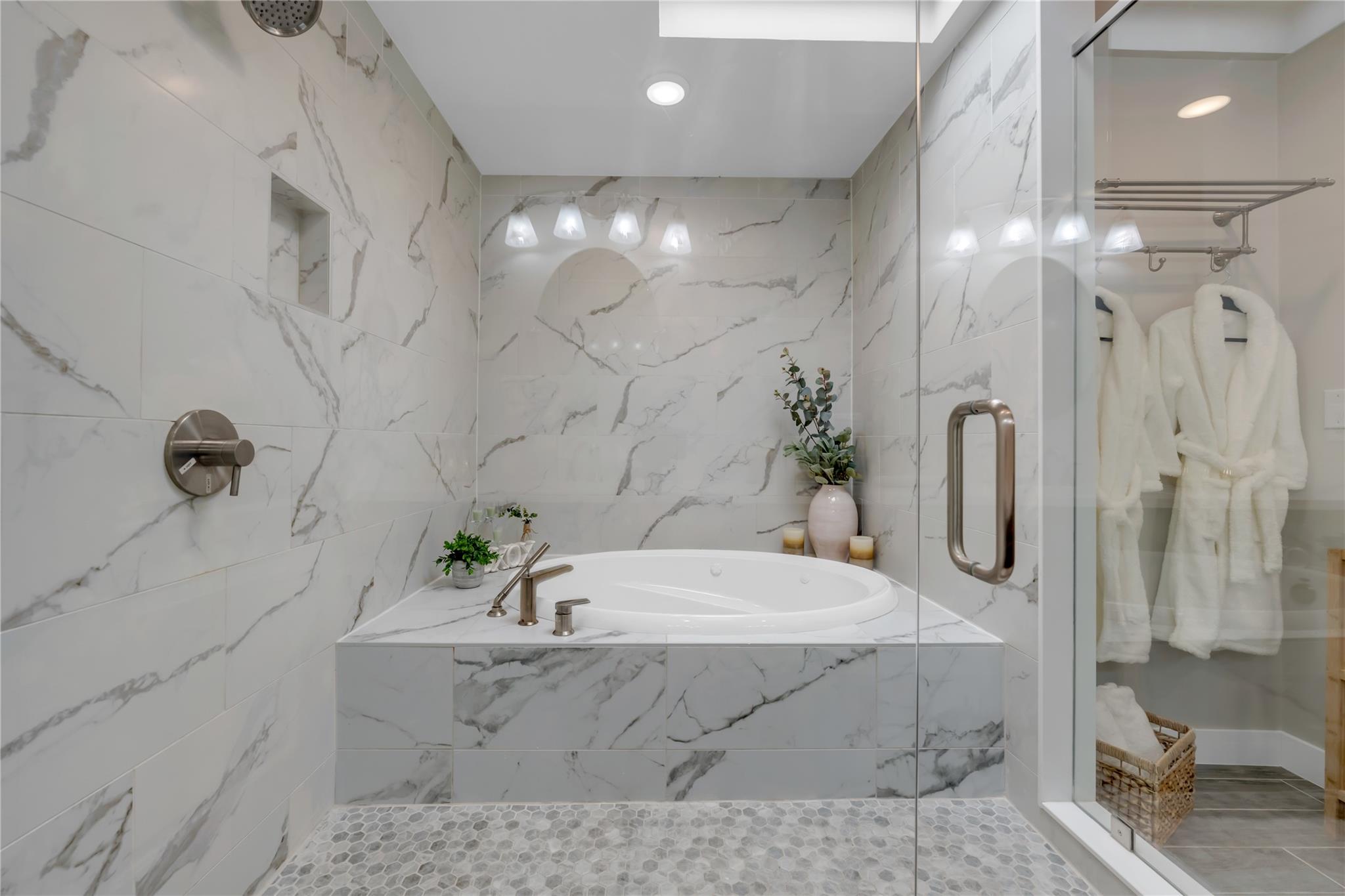 200 Free Rein # 5, Horseshoe Bay, TX 78657