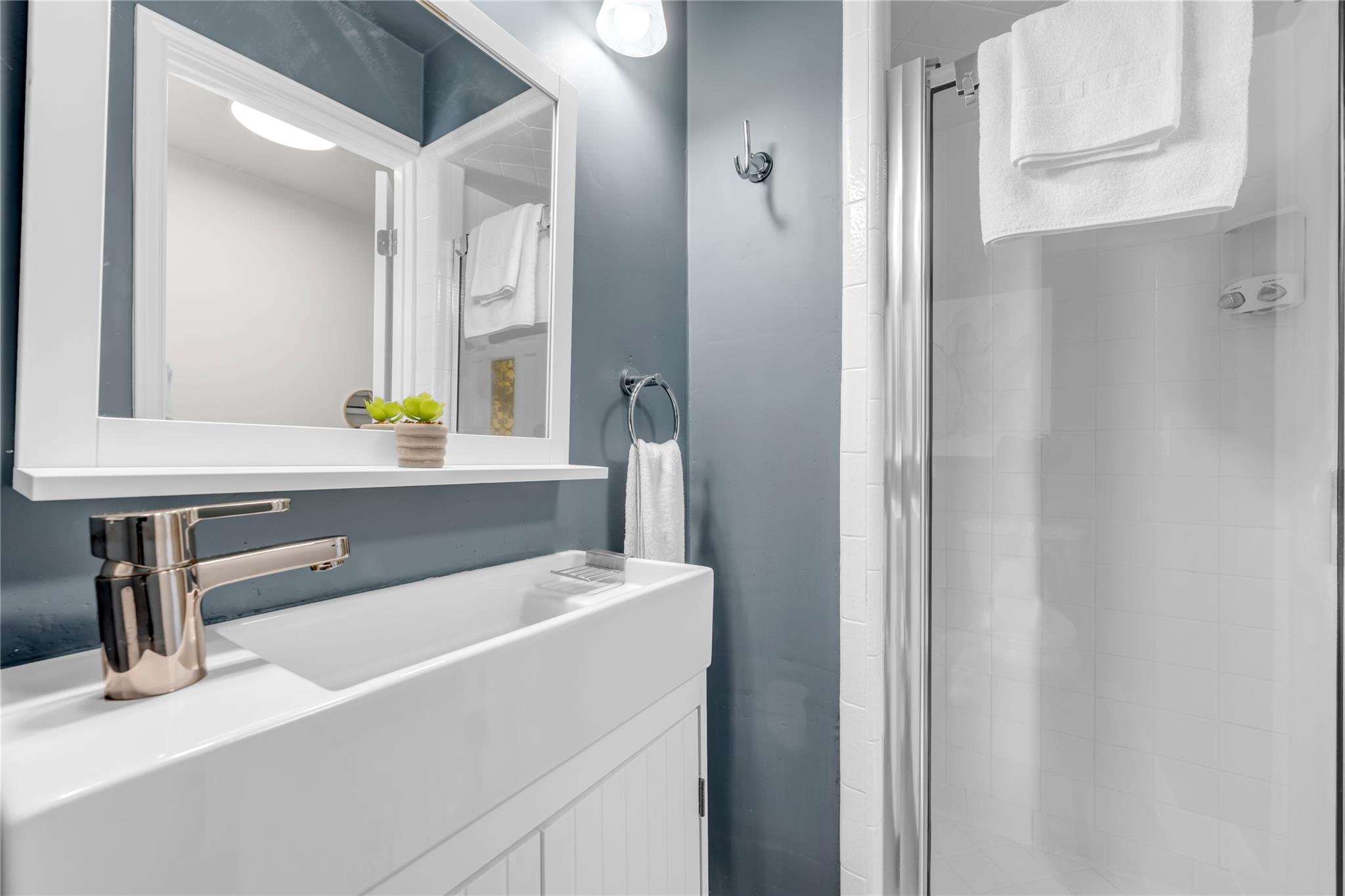 200 Free Rein # 5, Horseshoe Bay, TX 78657