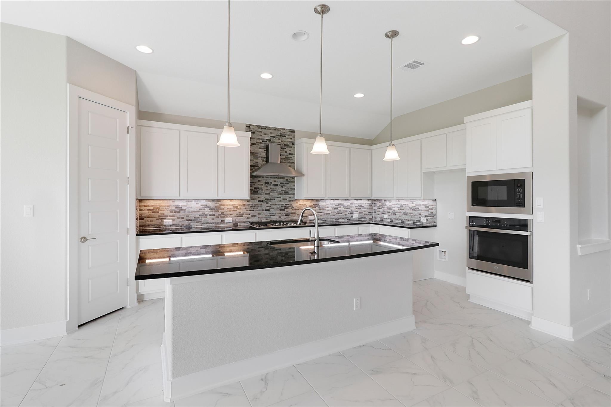 532 Great Lawn Bnd, Liberty Hill, TX 78642