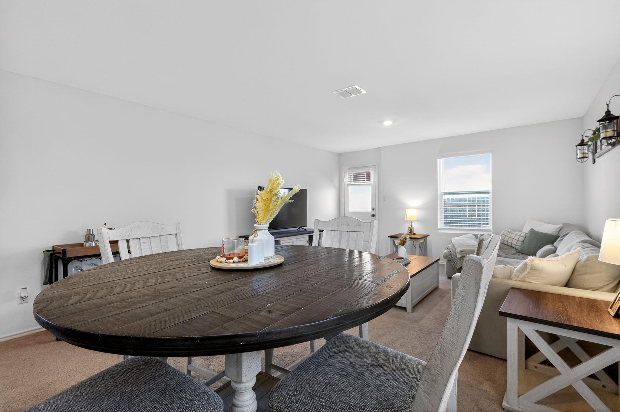 612 Marty Allen Loop, Jarrell, TX 76537