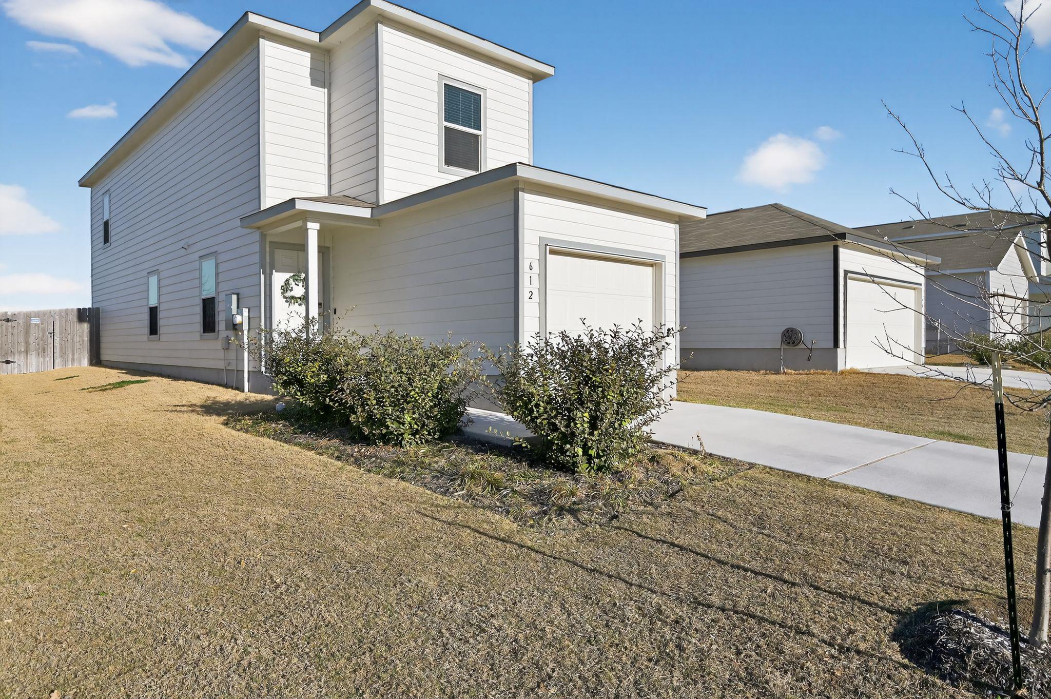 612 Marty Allen Loop, Jarrell, TX 76537