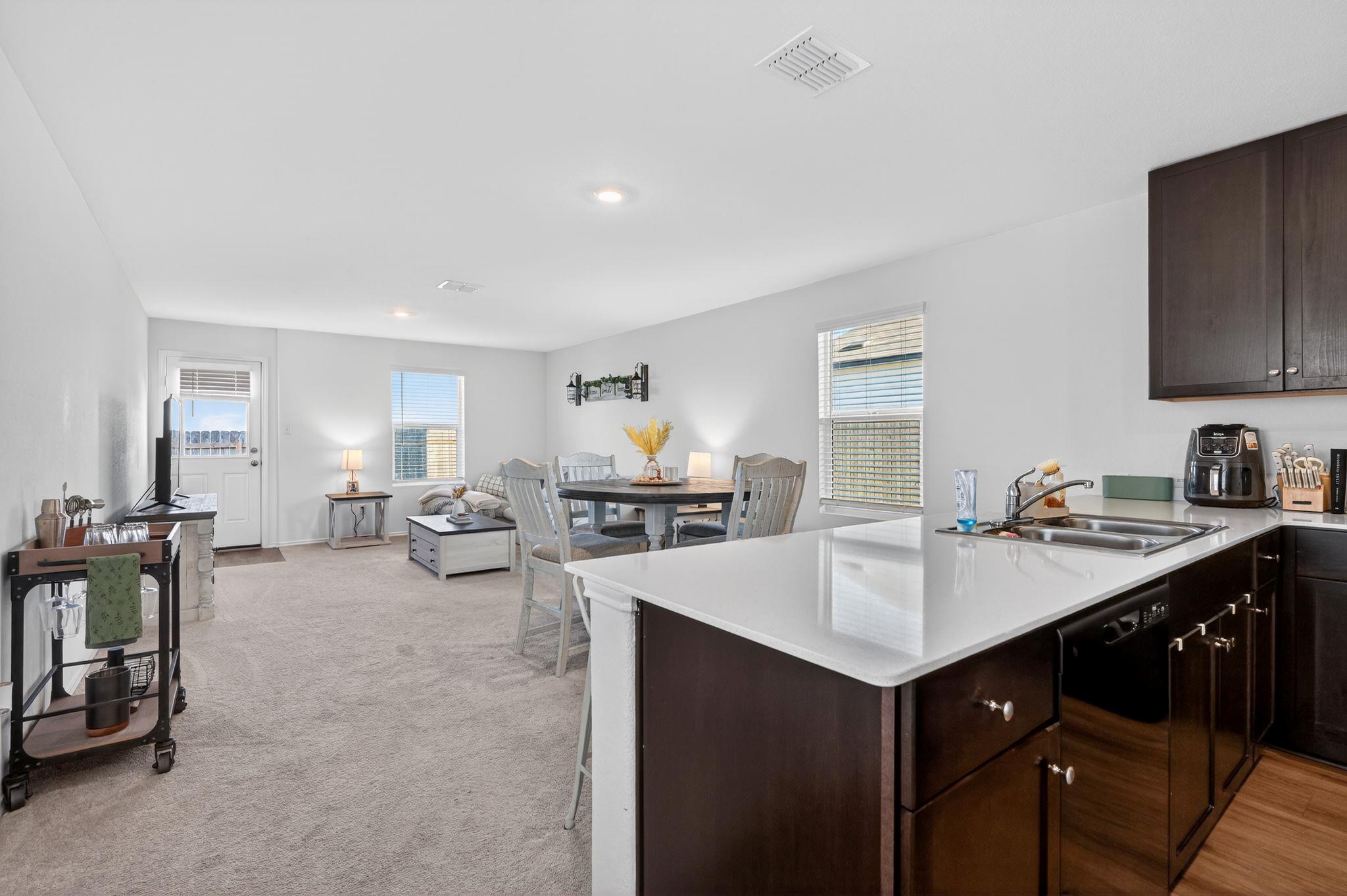 612 Marty Allen Loop, Jarrell, TX 76537