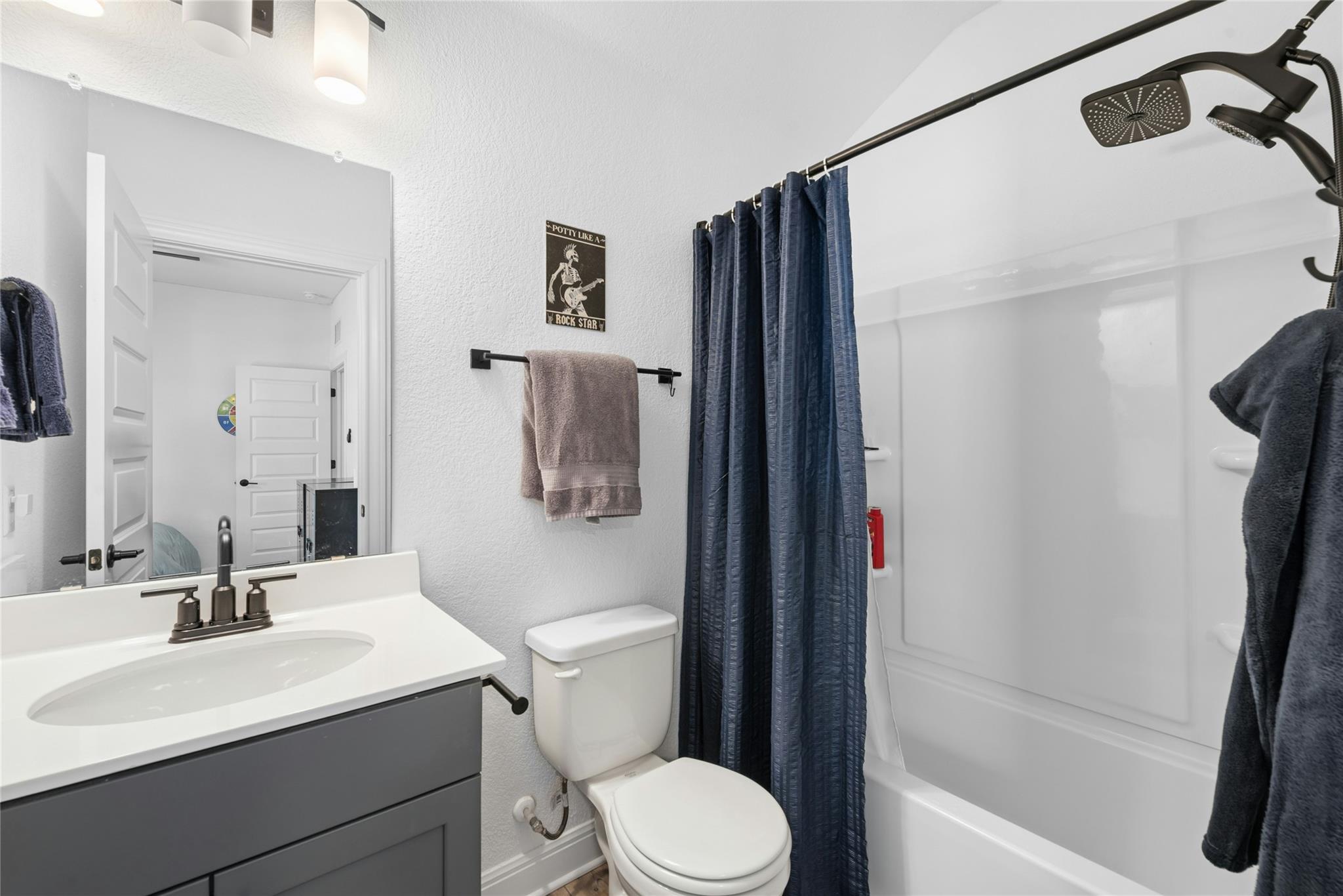 136 Banyon Dr, Liberty Hill, TX 78642