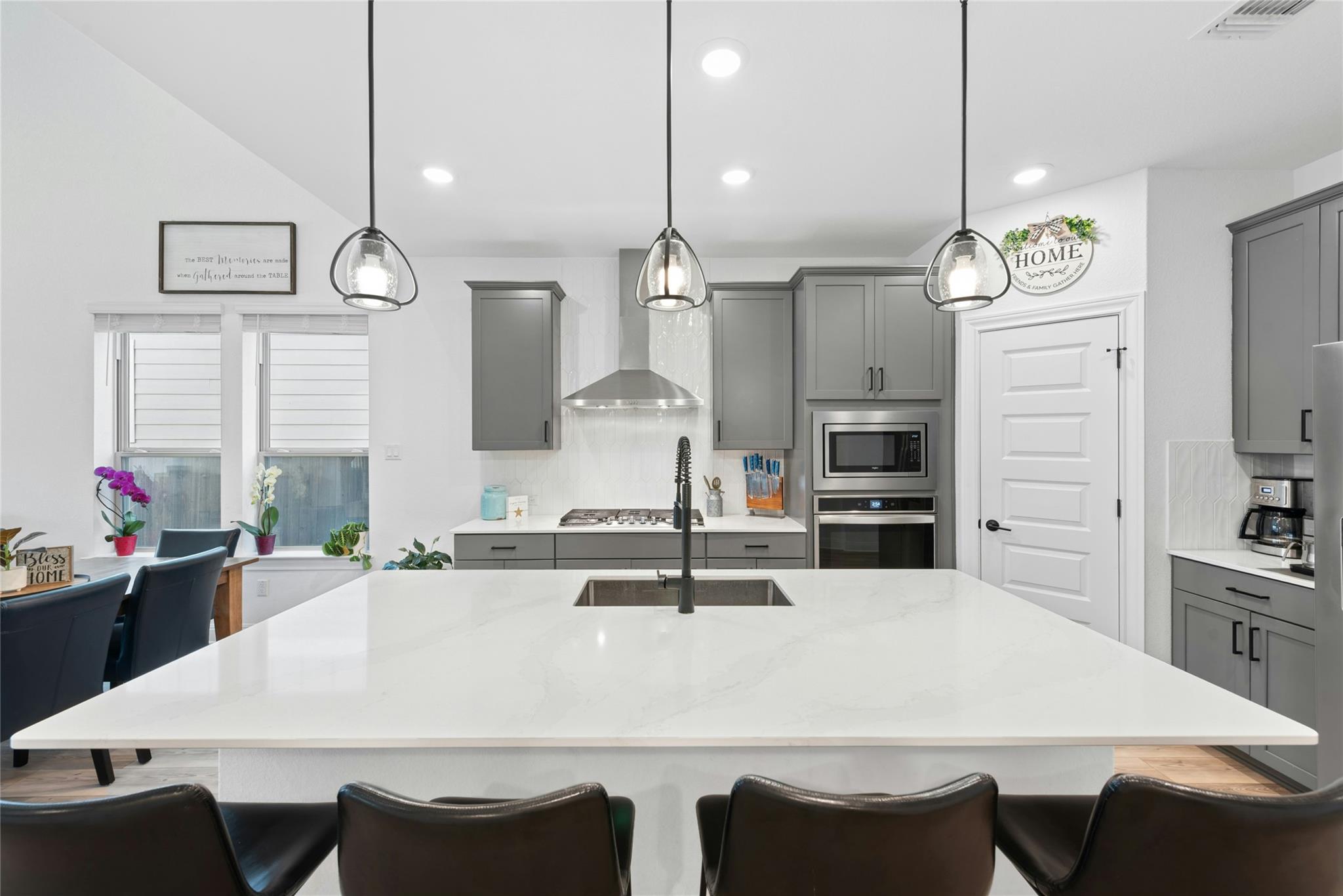 136 Banyon Dr, Liberty Hill, TX 78642