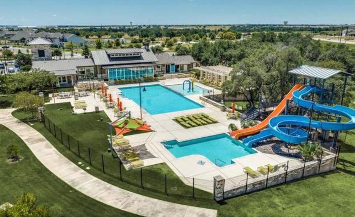 136 Banyon Dr, Liberty Hill, TX 78642