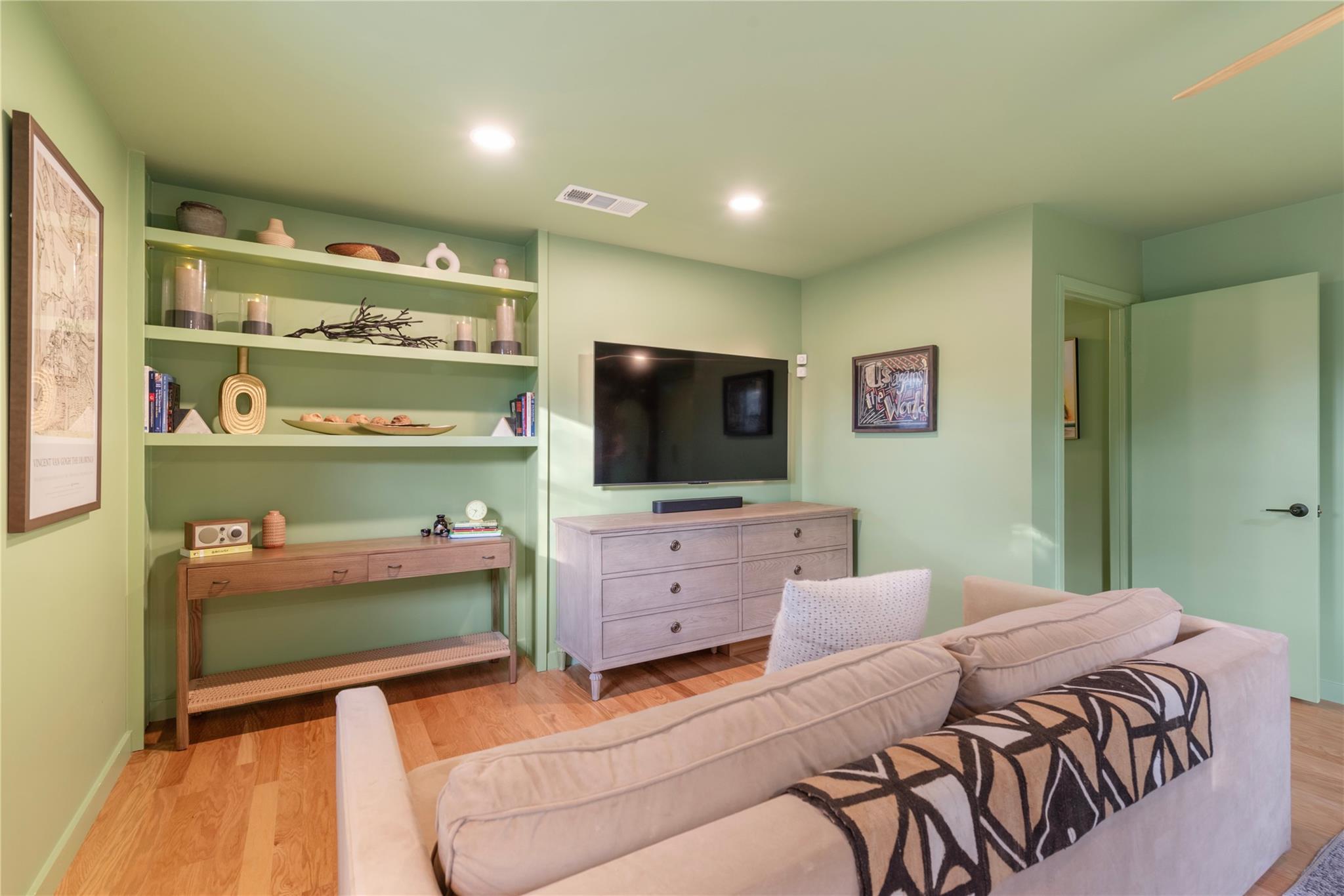 1106 Mission Ridge Blvd # B, Austin, TX 78704