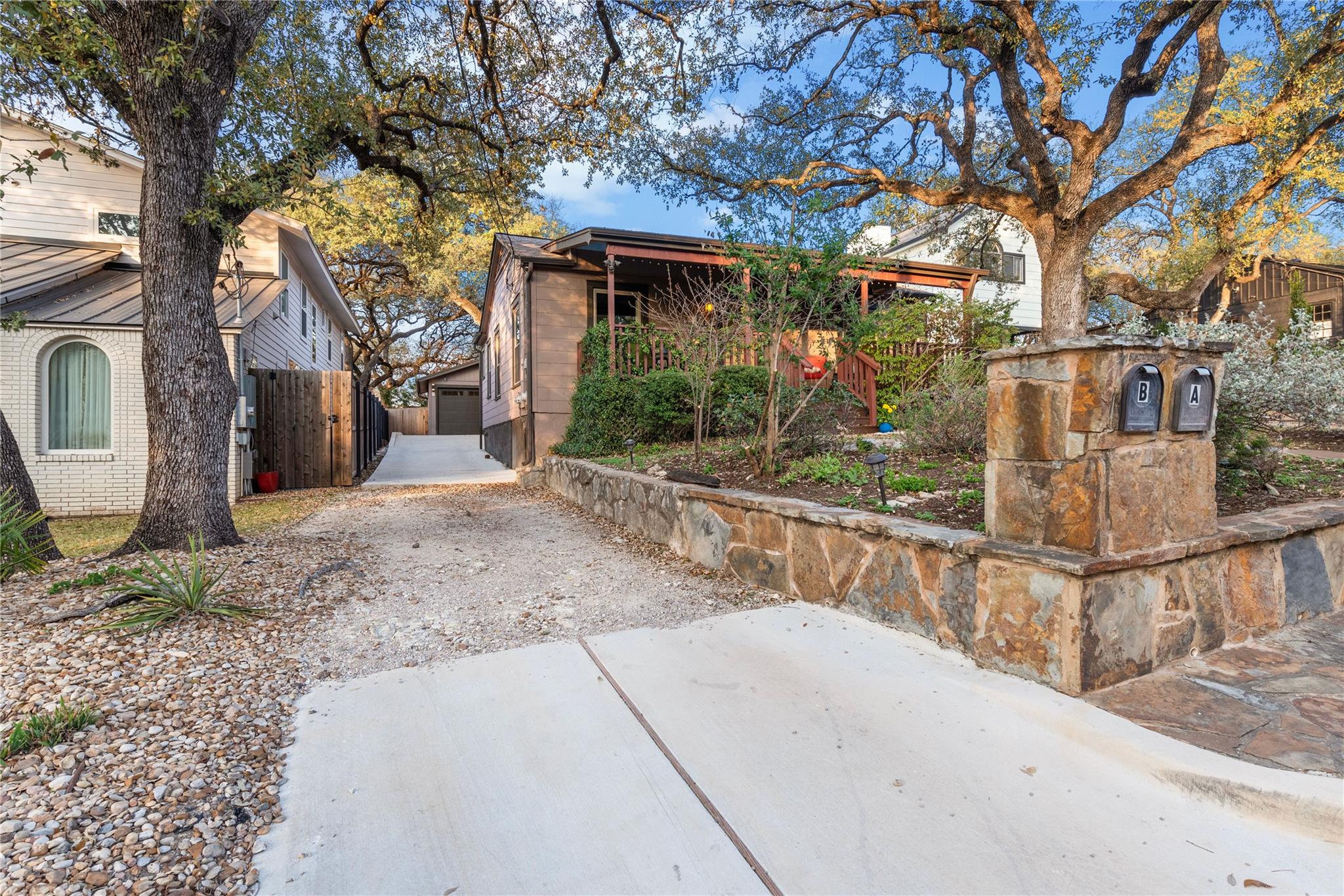 1106 Mission Ridge Blvd # B, Austin, TX 78704