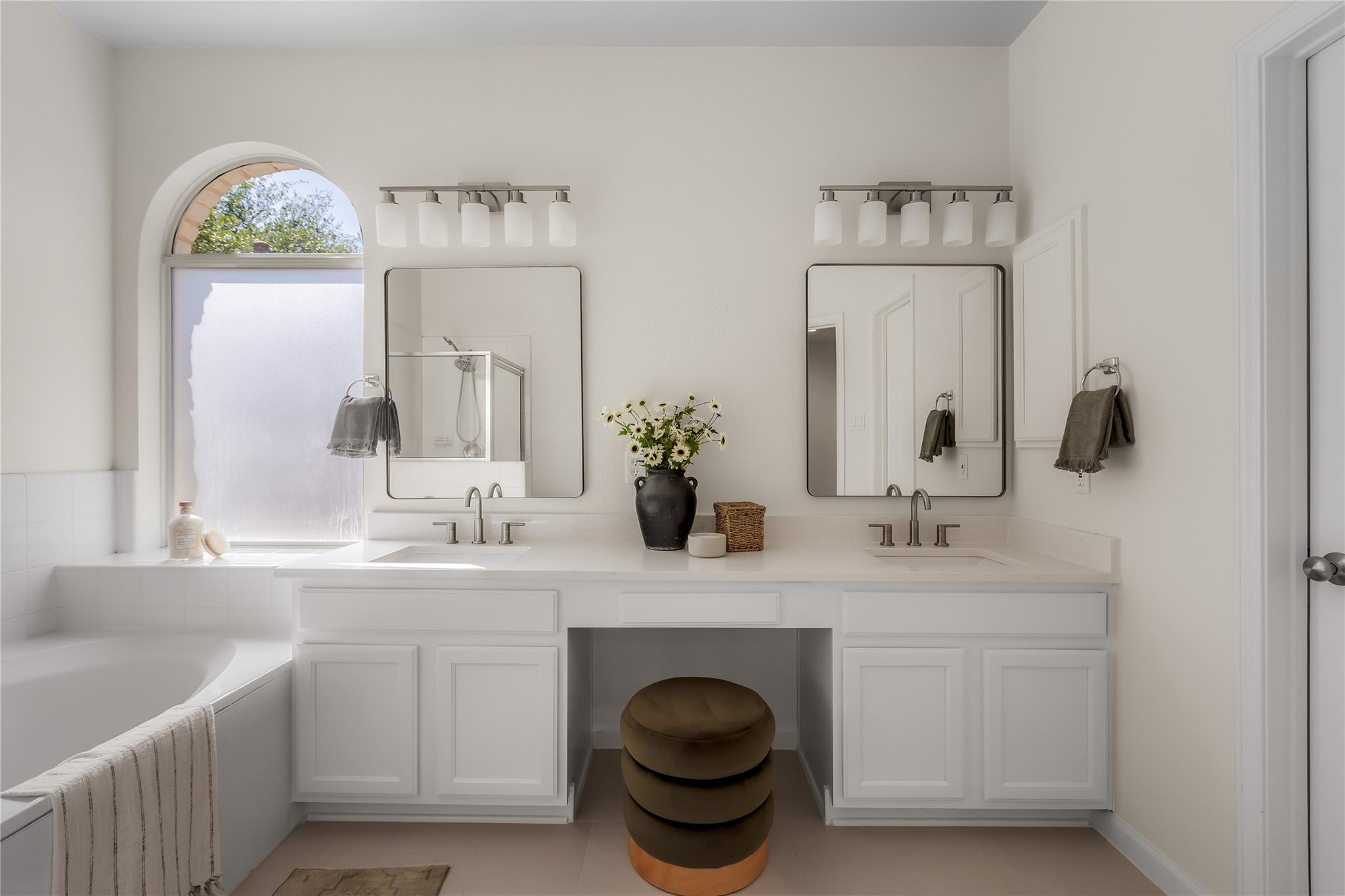 5508 Sunny Vista Dr, Austin, TX 78749