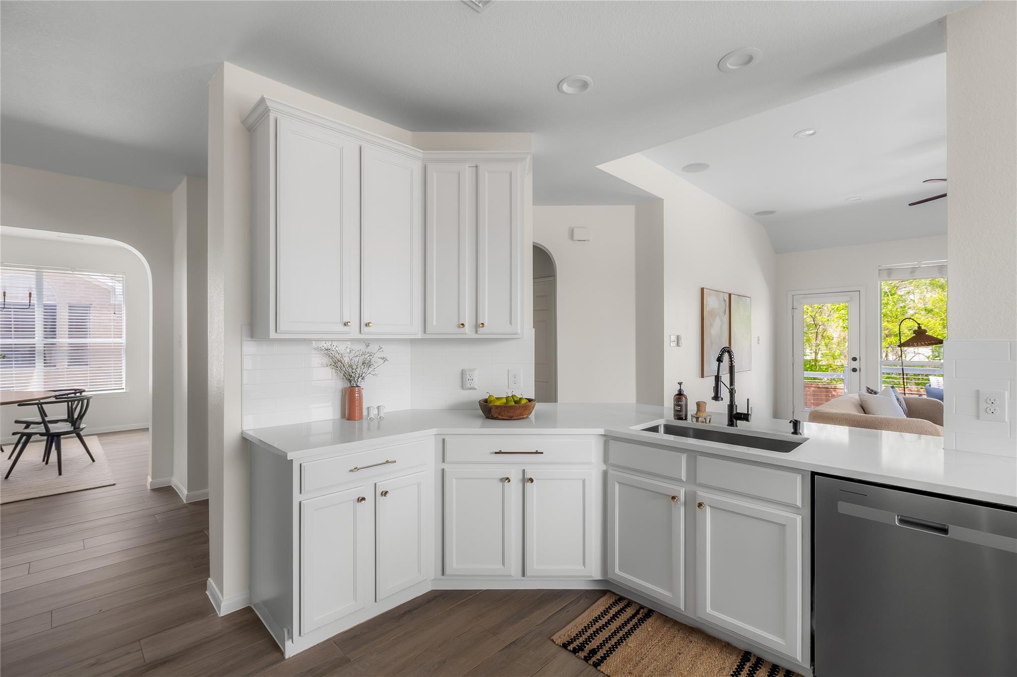 5508 Sunny Vista Dr, Austin, TX 78749