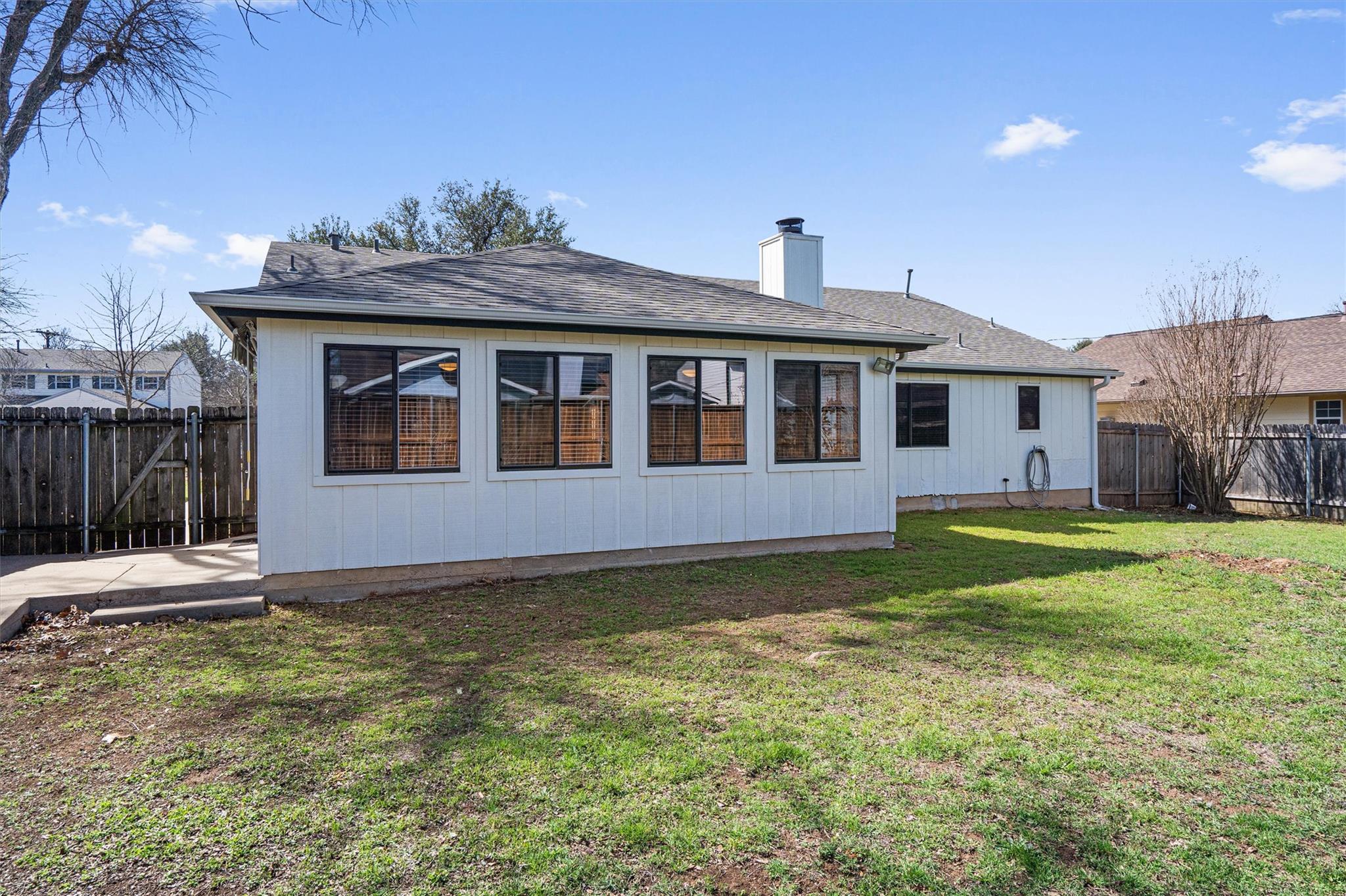 2624 Oak Meadow Dr, Round Rock, TX 78681