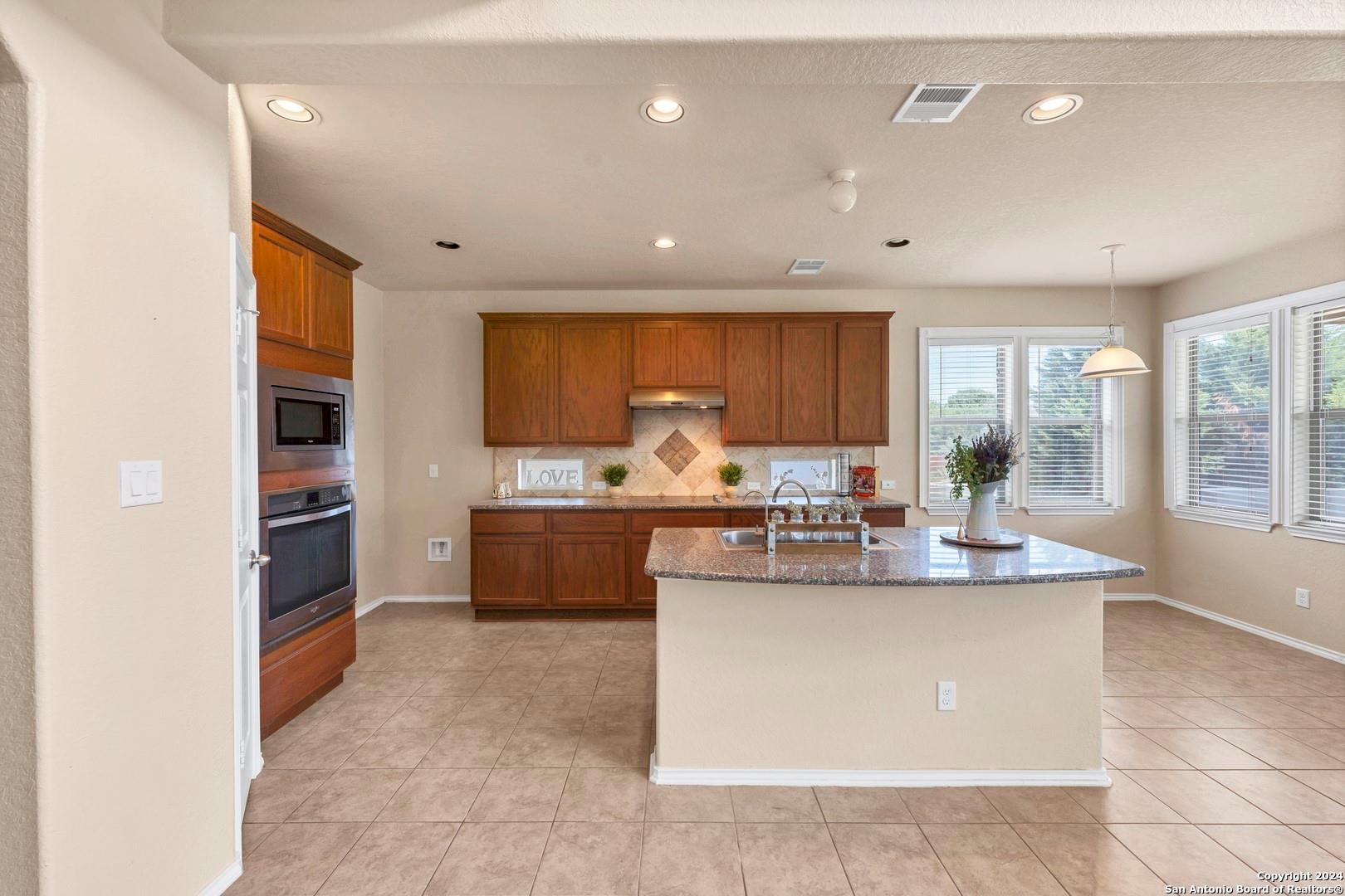 2063 Western Pecan, New Braunfels, TX 78130