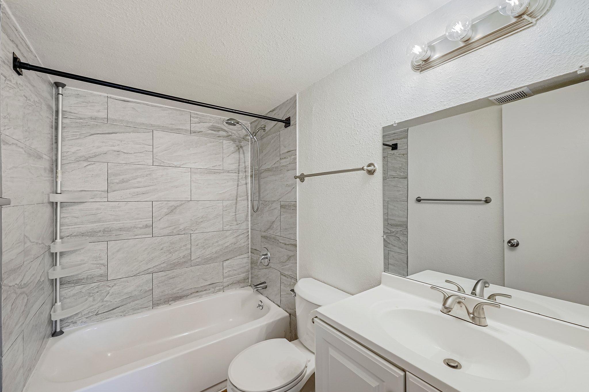 2207 Leon St # 201, Austin, TX 78705