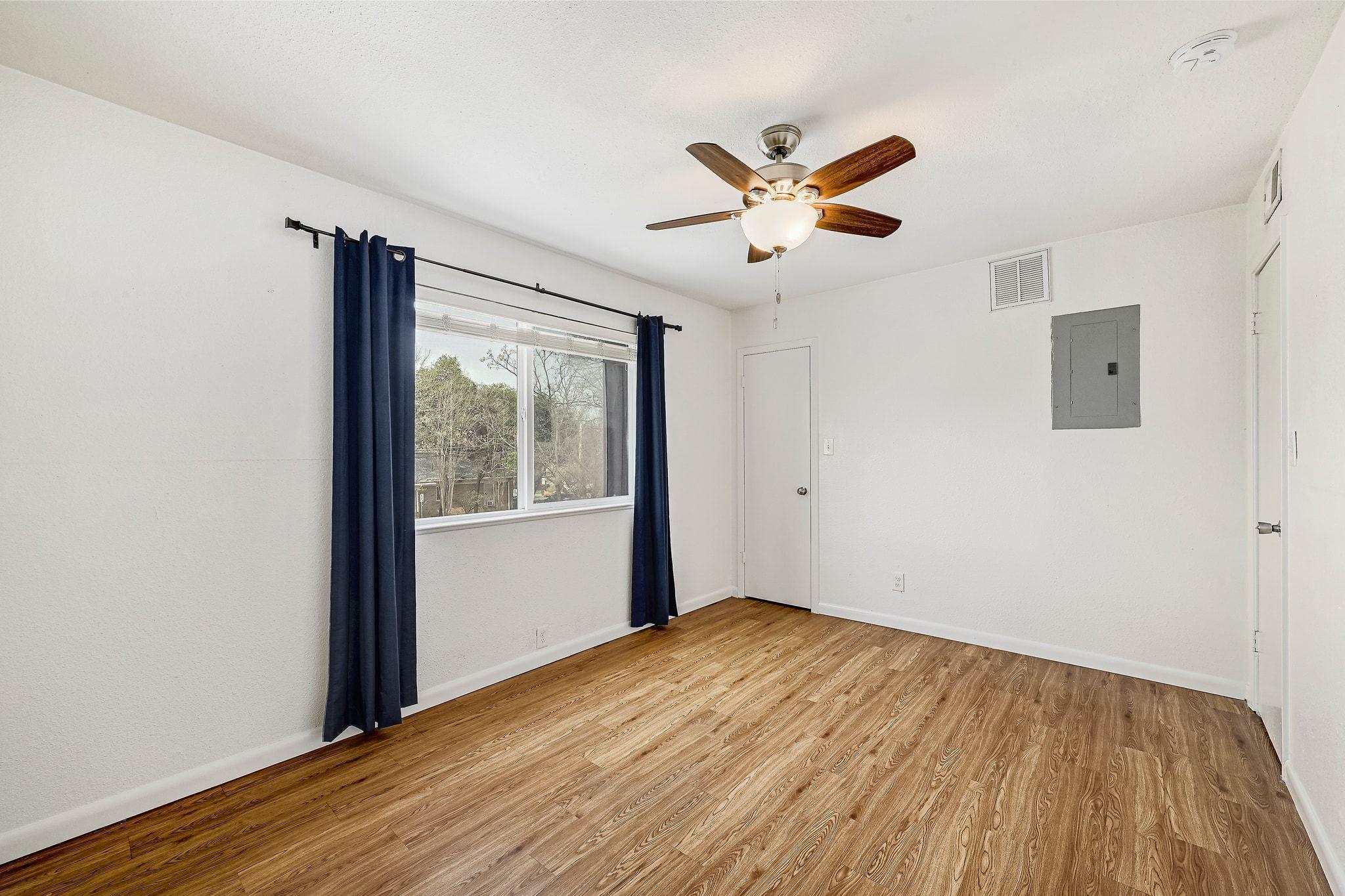 2207 Leon St # 201, Austin, TX 78705