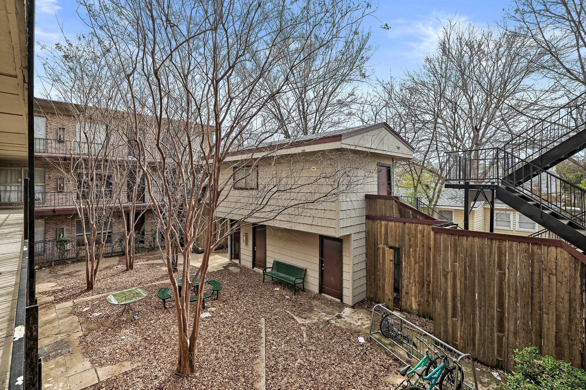 2207 Leon St # 201, Austin, TX 78705