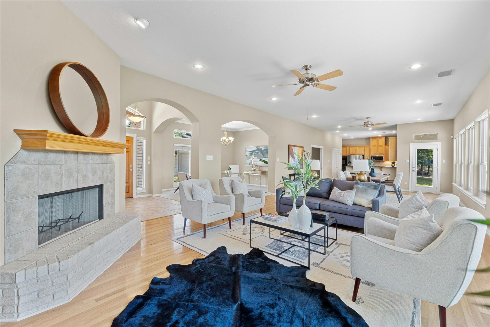 209 Overlook Ct, Georgetown, TX 78628