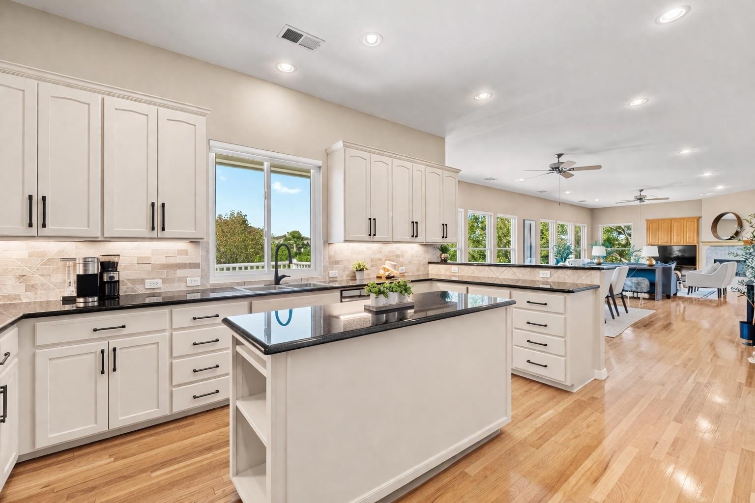 209 Overlook Ct, Georgetown, TX 78628