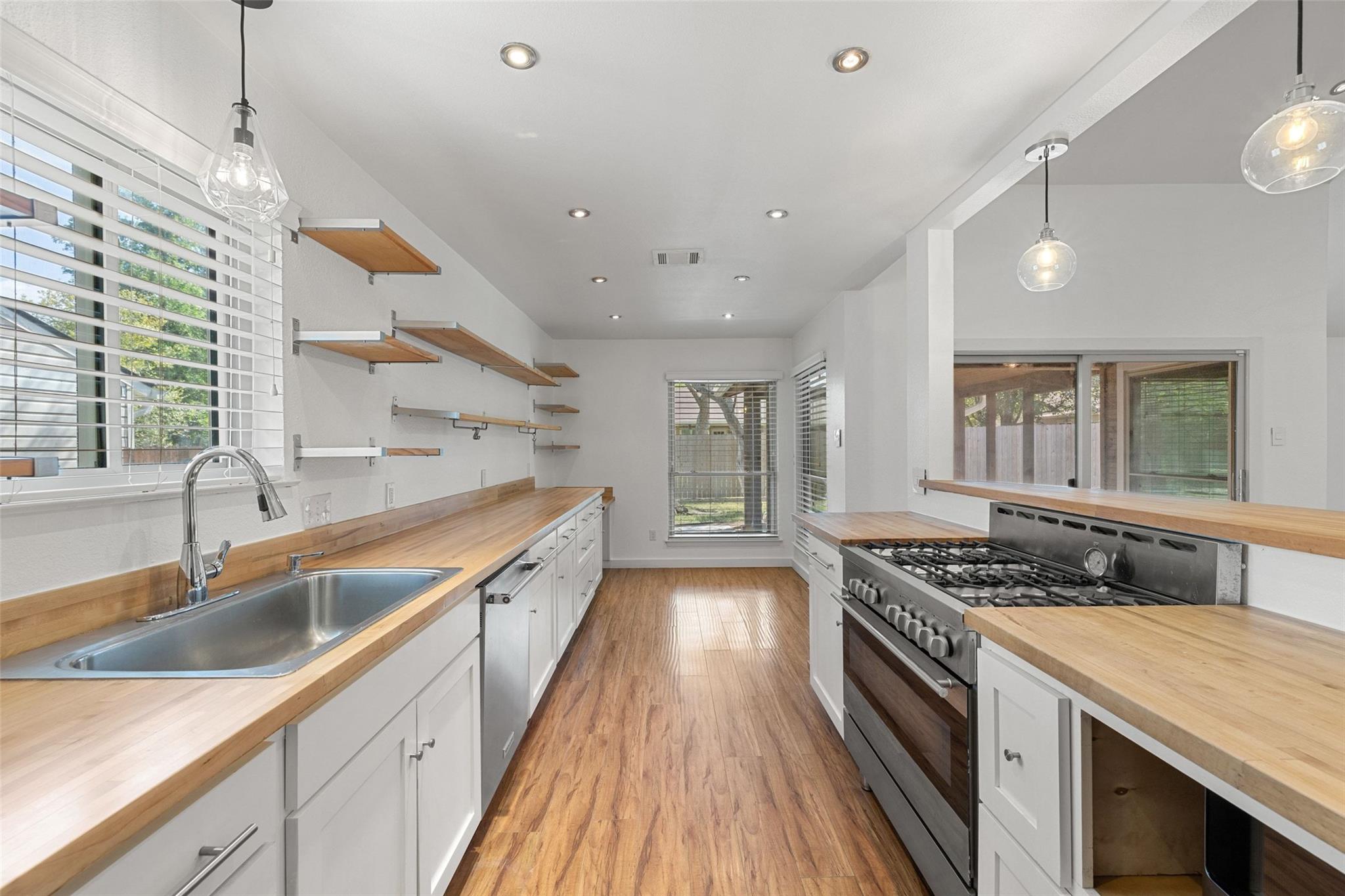 2703 Inridge Dr, Austin, TX 78745