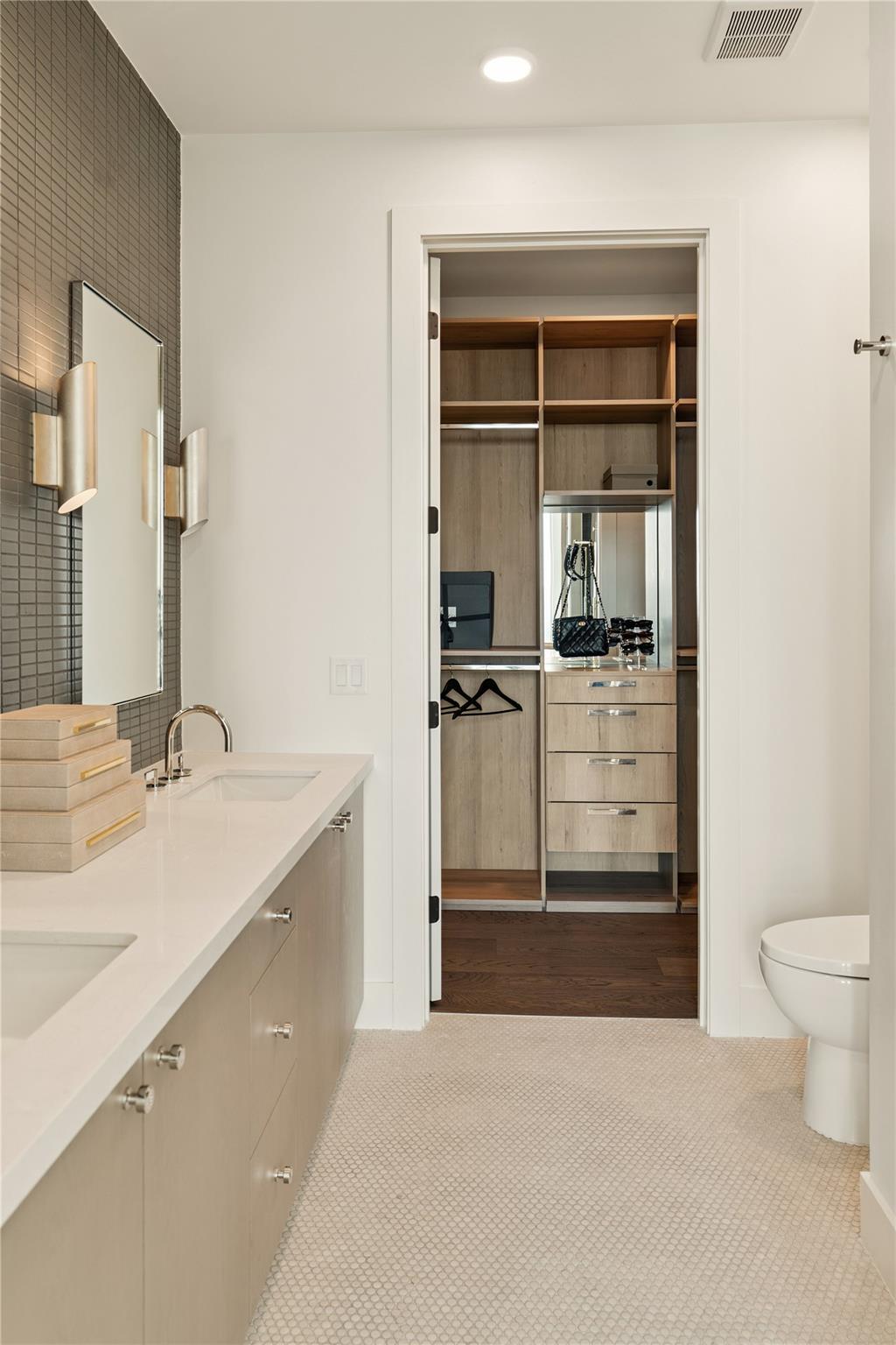 600 Guadalupe St # 6306, Austin, TX 78701