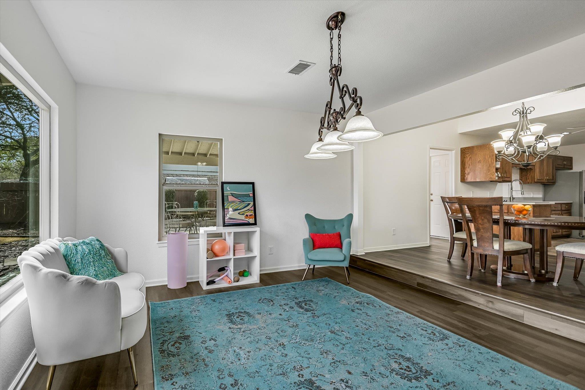 1303 Dragon Dr, Round Rock, TX 78681