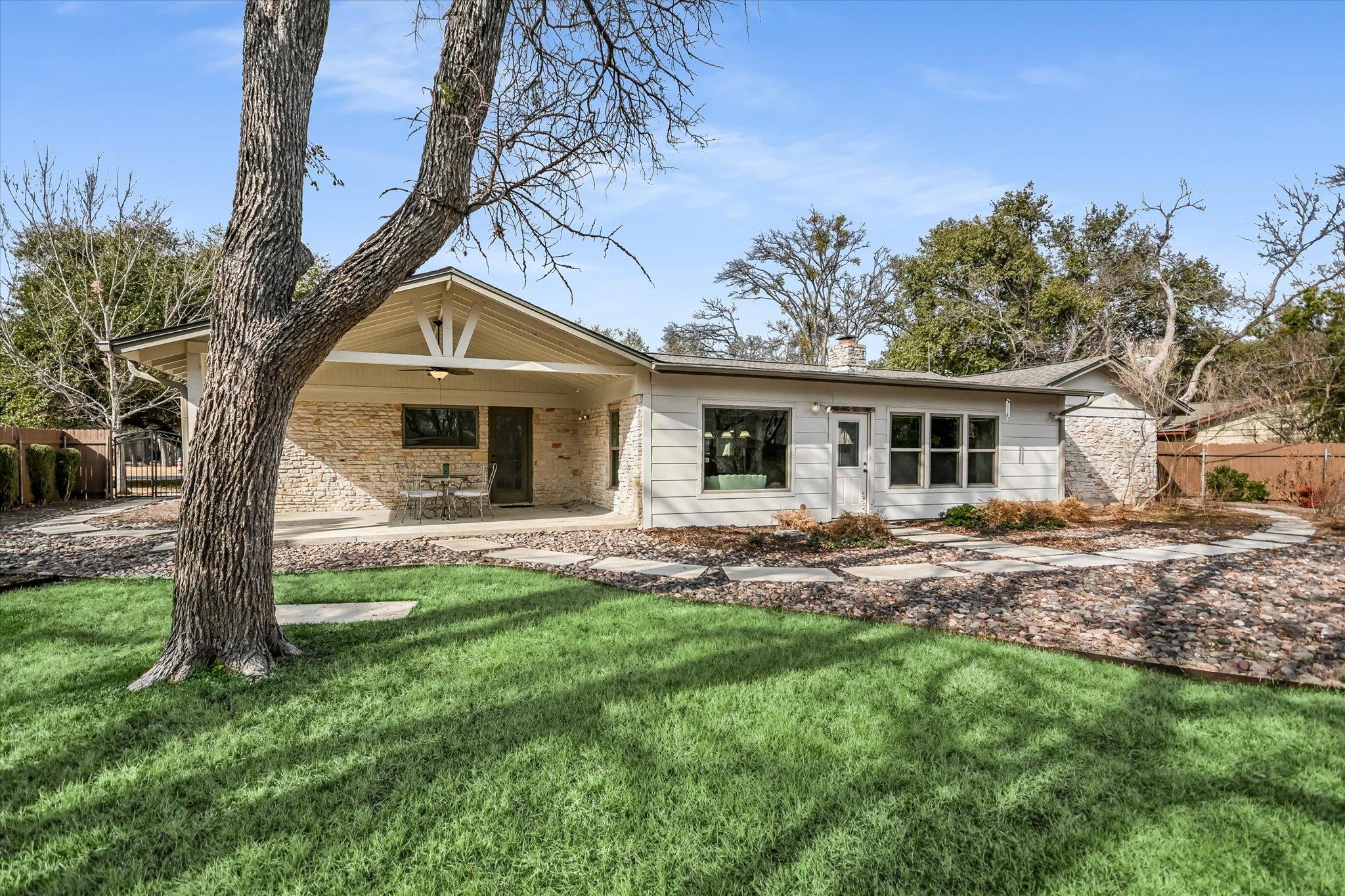 1303 Dragon Dr, Round Rock, TX 78681