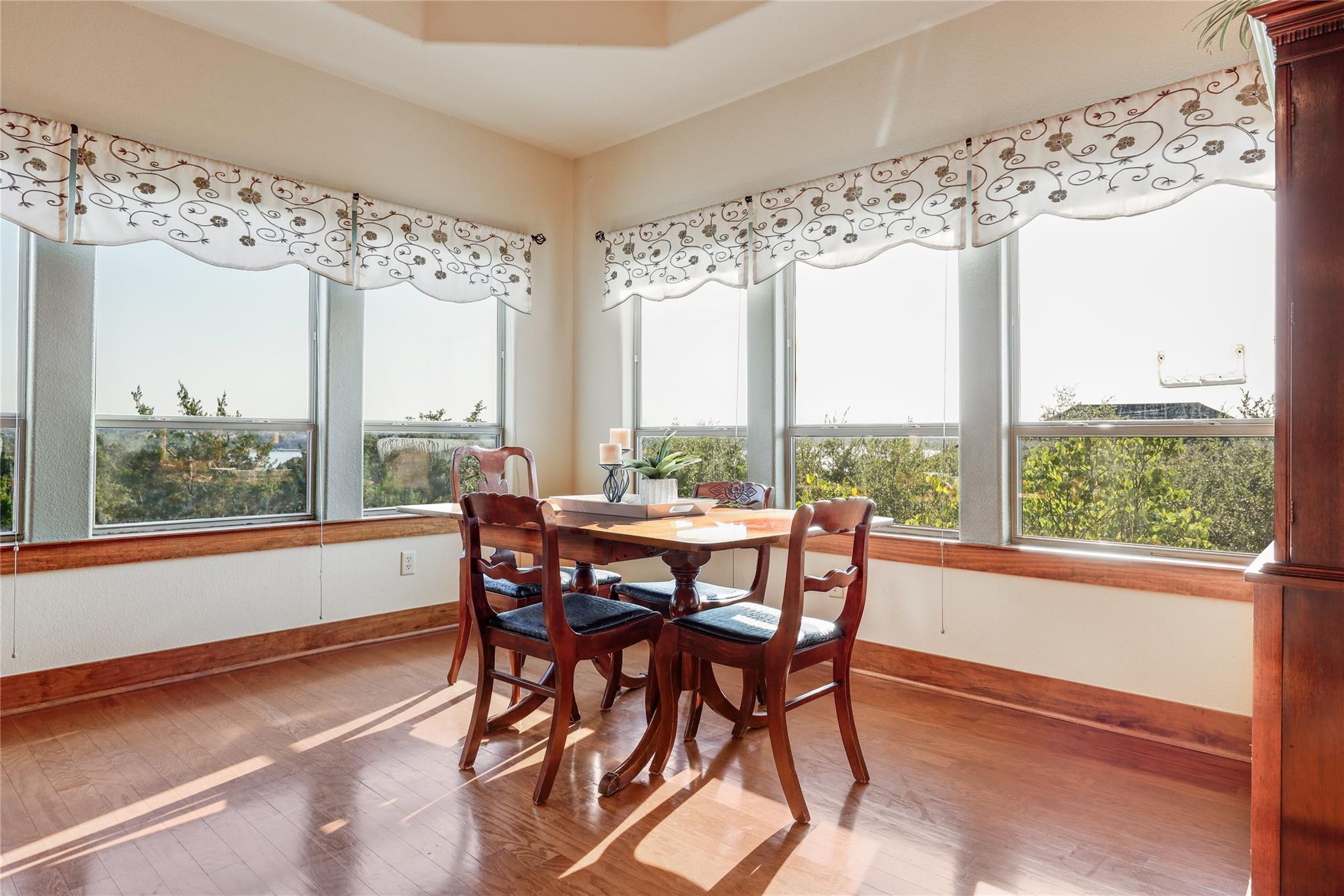 700 Augusta Cir N, Point Venture, TX 78645