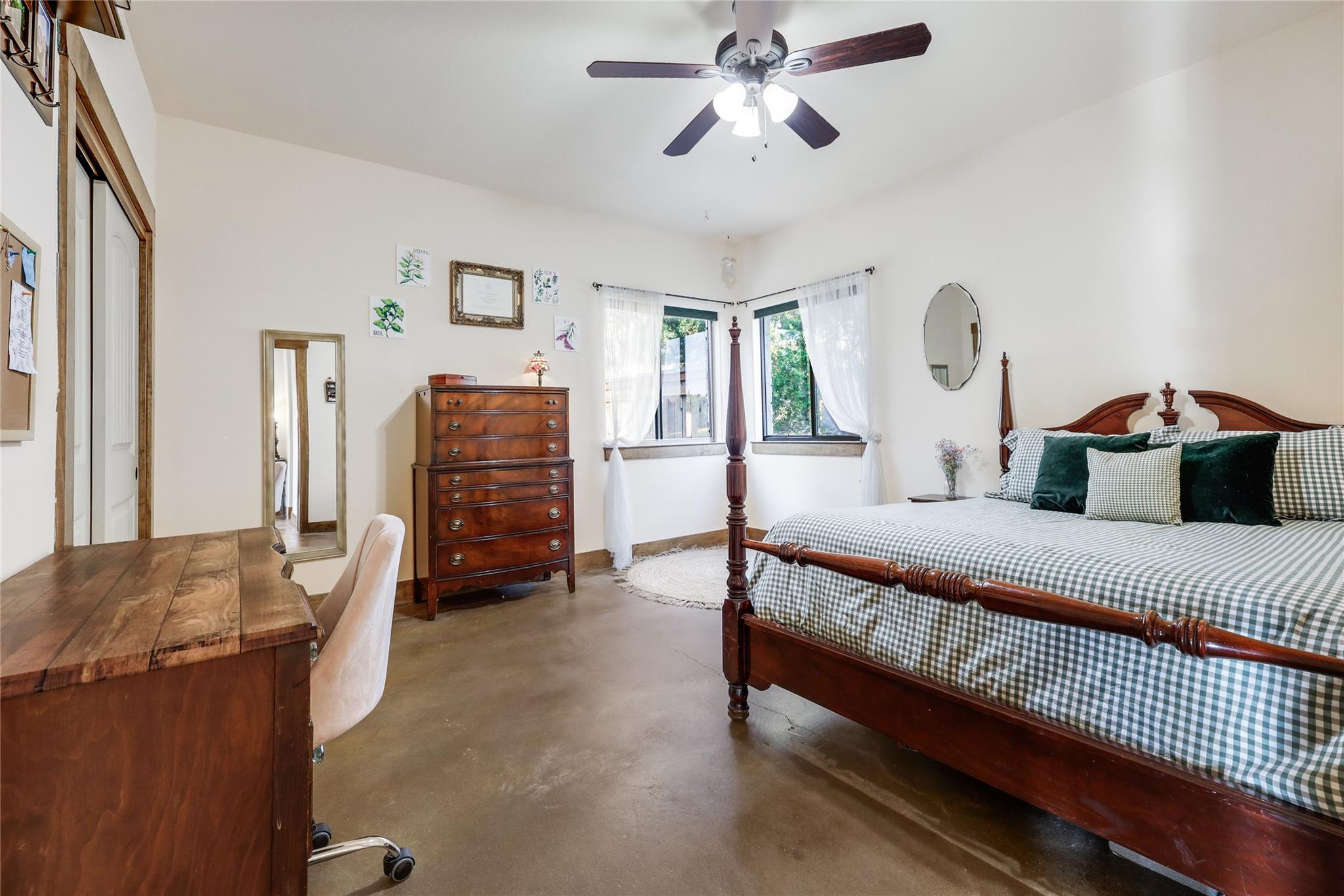 700 Augusta Cir N, Point Venture, TX 78645