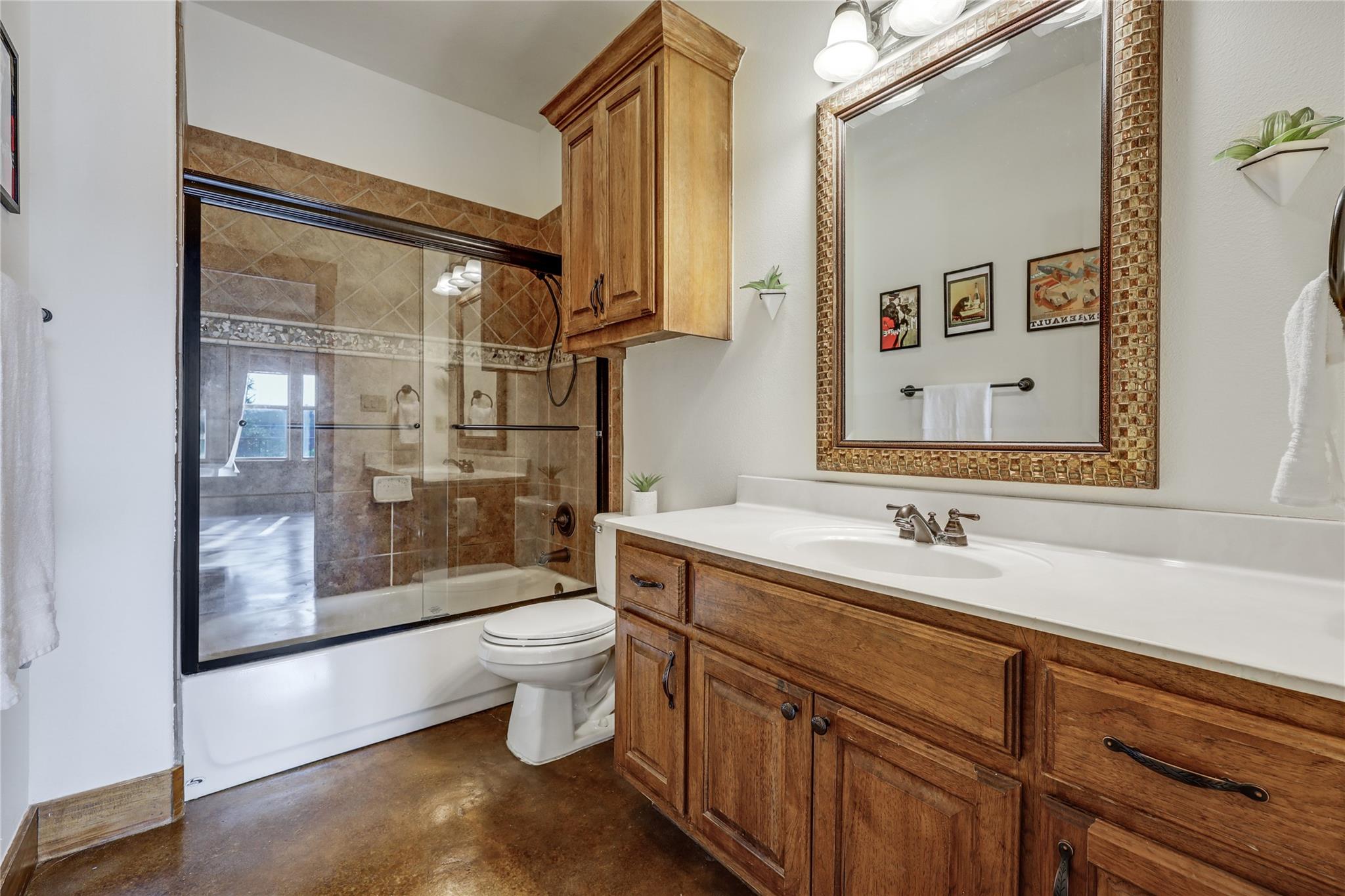 700 Augusta Cir N, Point Venture, TX 78645