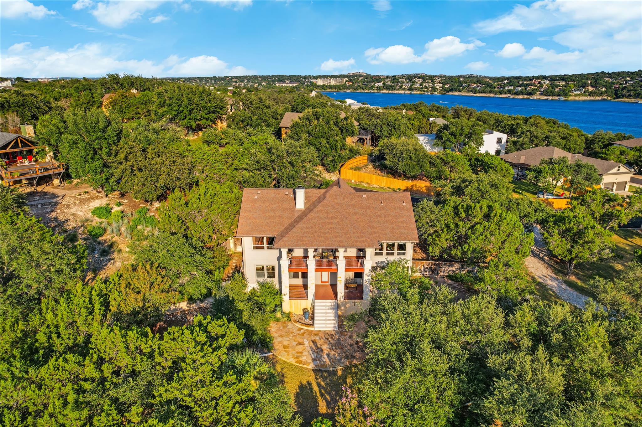 700 Augusta Cir N, Point Venture, TX 78645