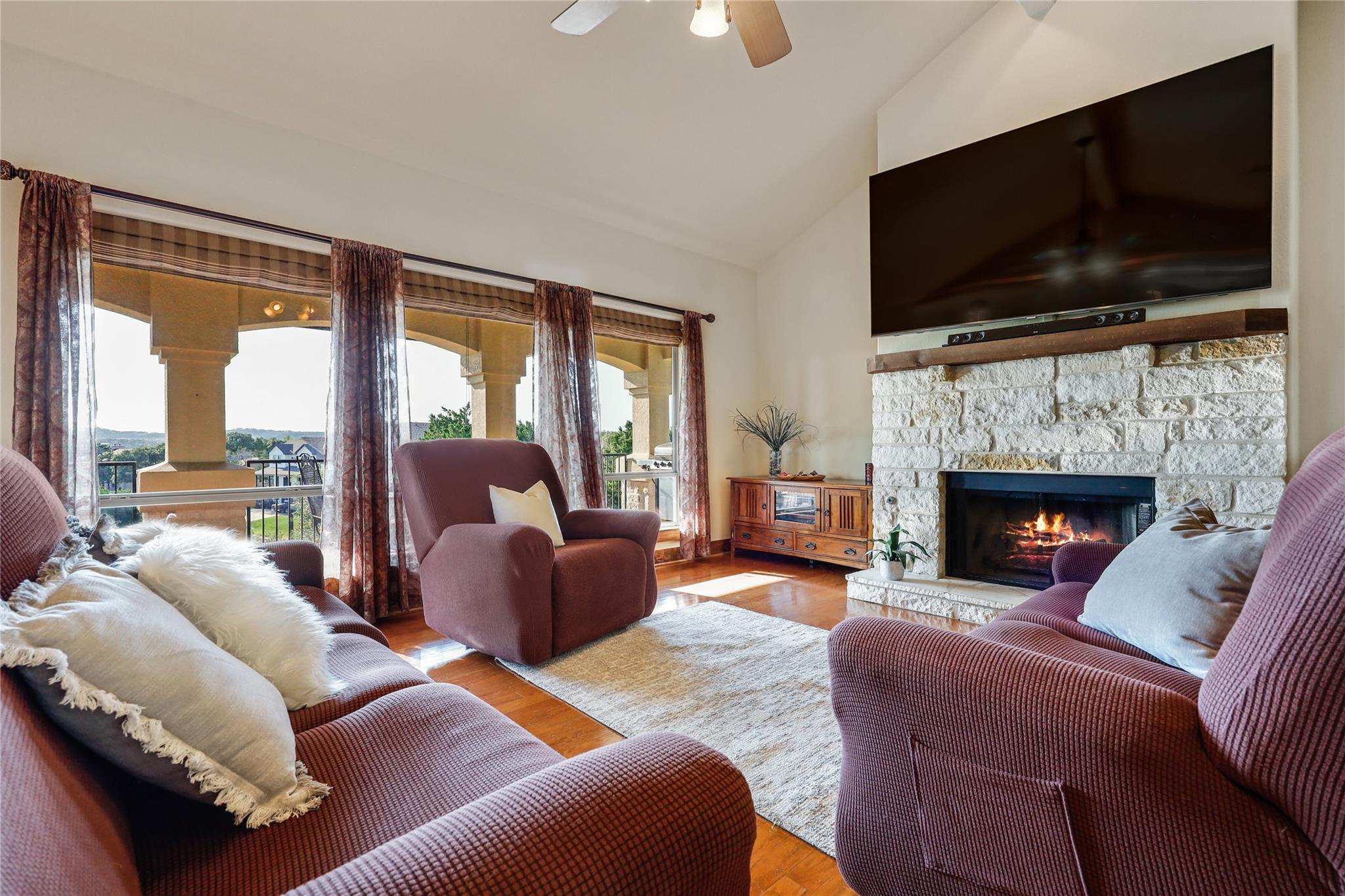 700 Augusta Cir N, Point Venture, TX 78645