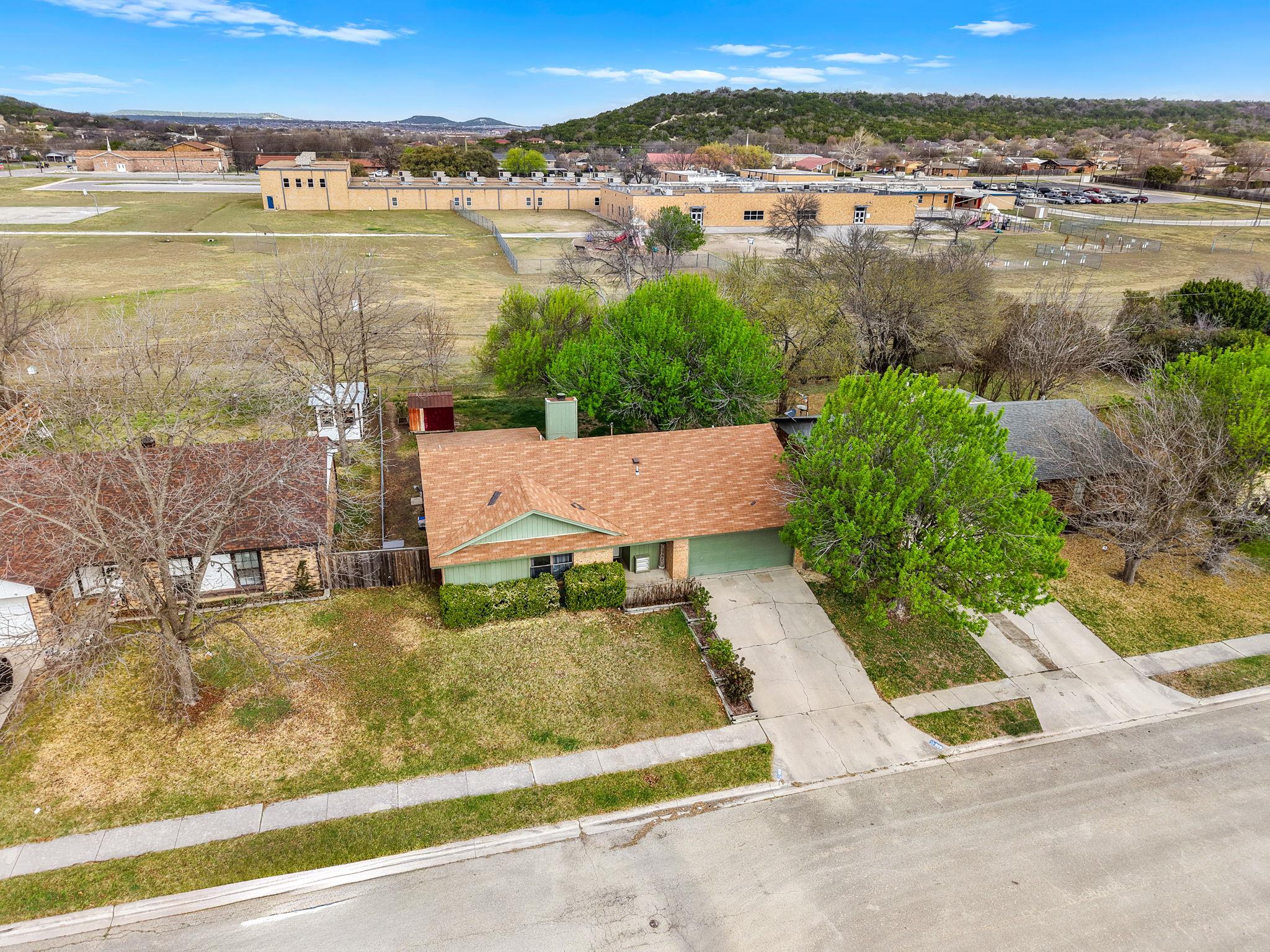 909 N 4th St, Copperas Cove, TX 76522