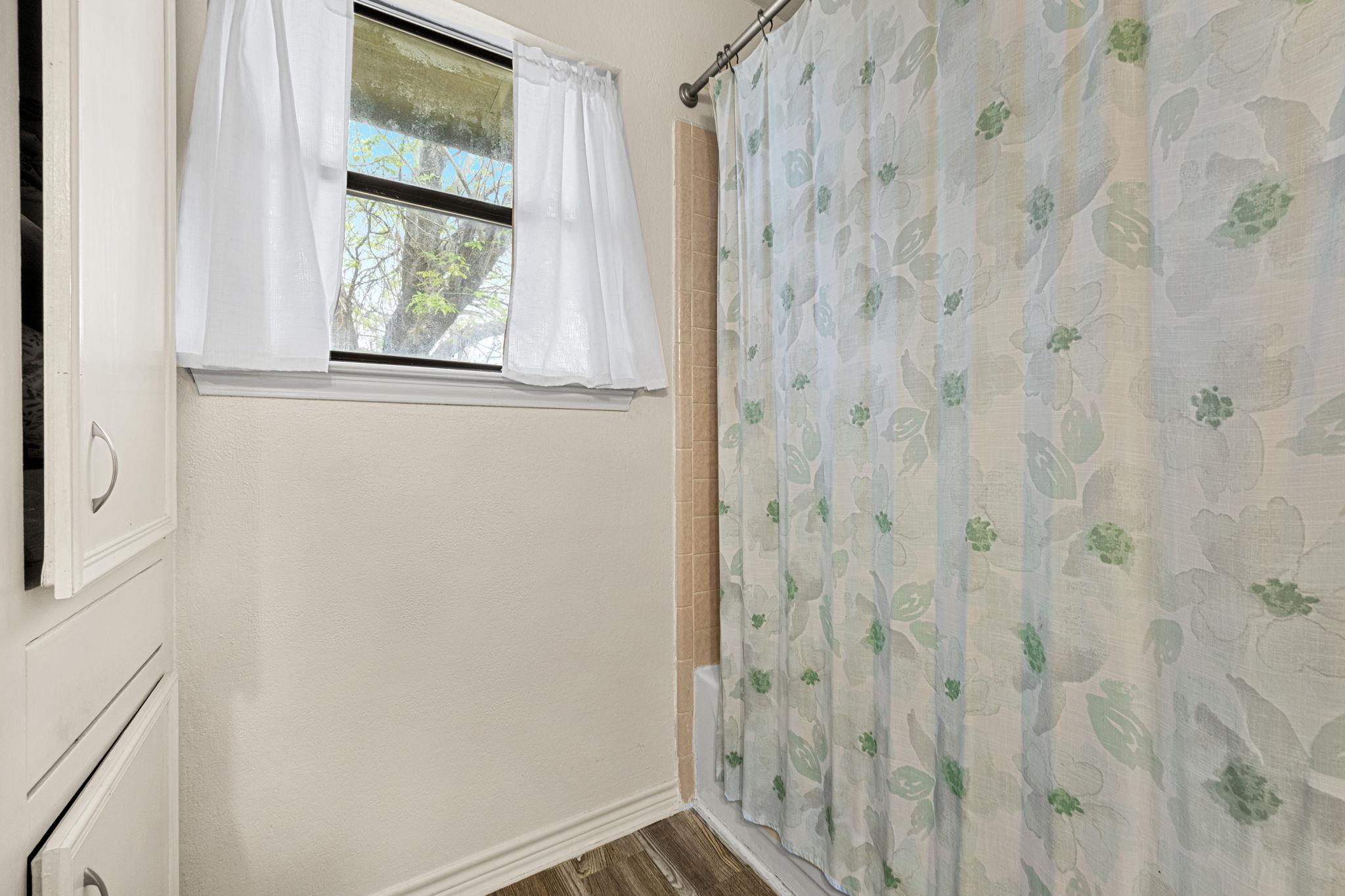 909 N 4th St, Copperas Cove, TX 76522