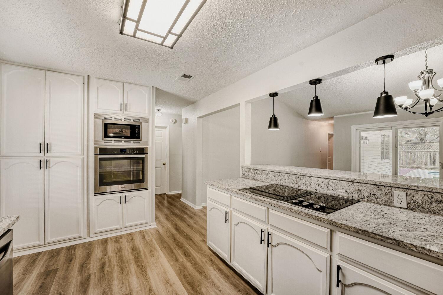 3902 Hillside Dr, Round Rock, TX 78681