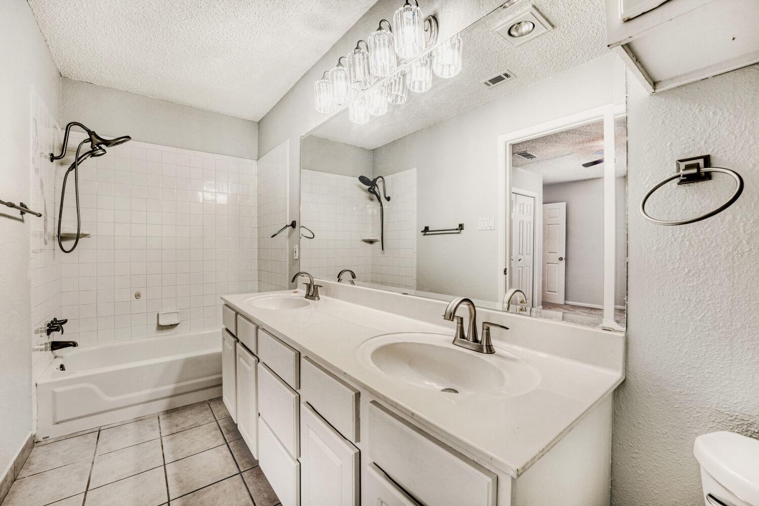 3902 Hillside Dr, Round Rock, TX 78681