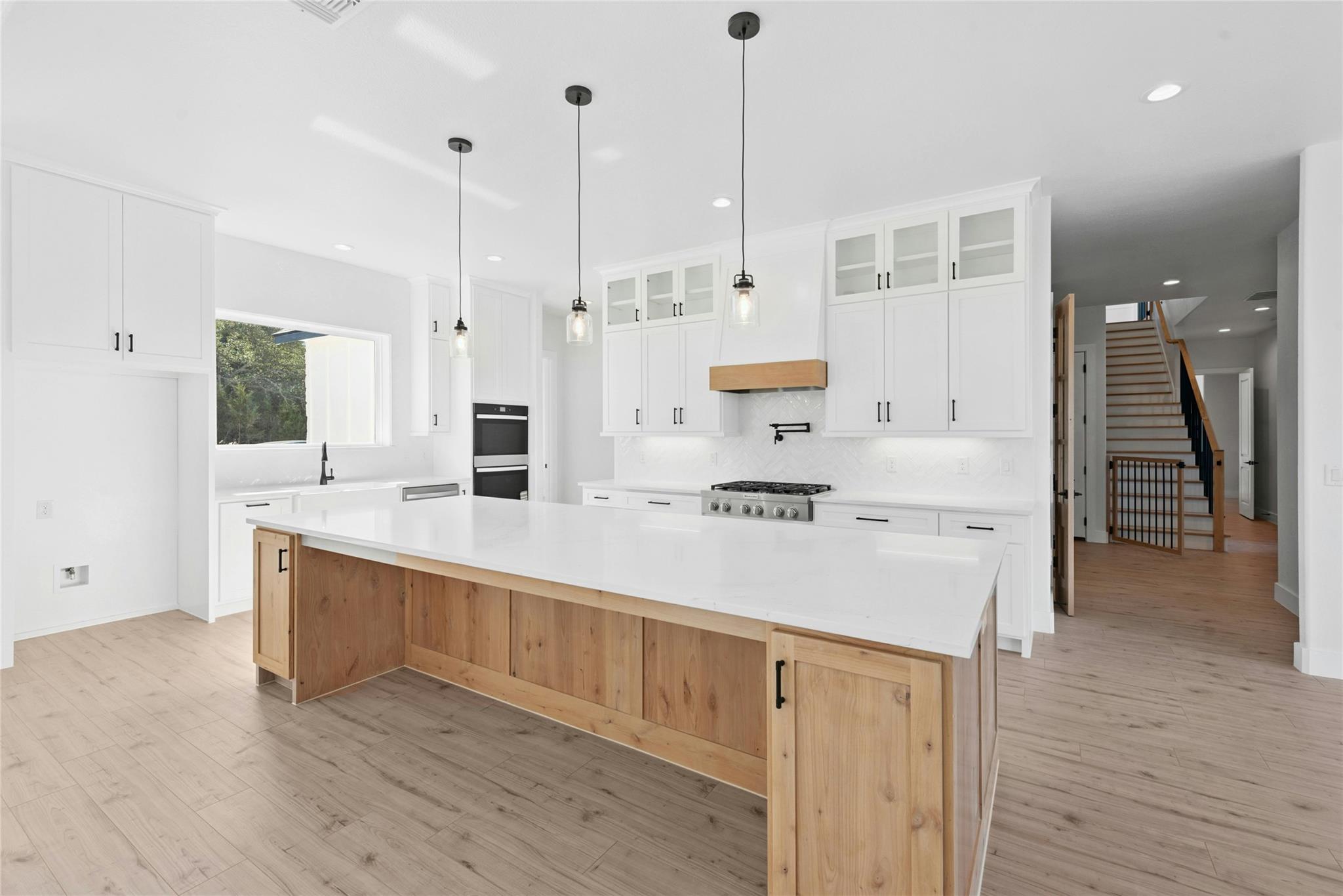 1001 Isabella Cv, Liberty Hill, TX 78642