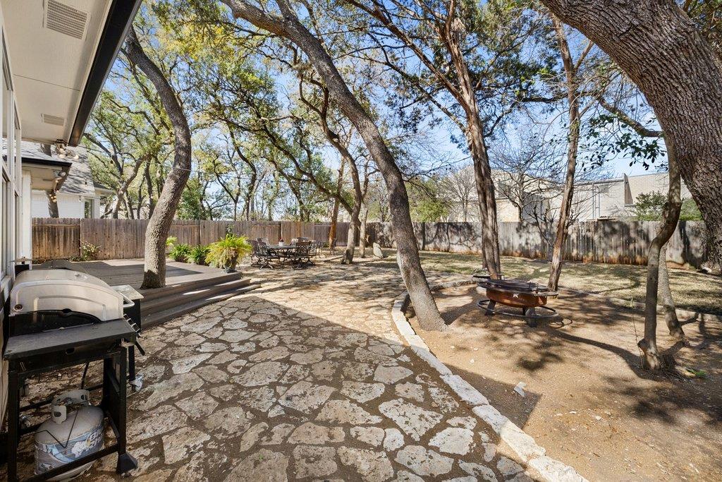 5700 Travis Green Ln, Austin, TX 78735