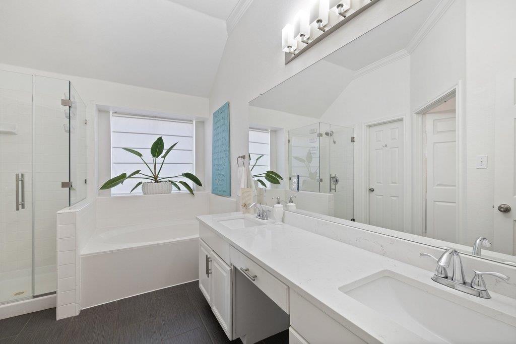 5700 Travis Green Ln, Austin, TX 78735