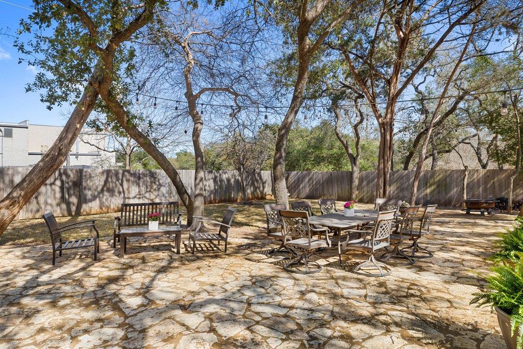 5700 Travis Green Ln, Austin, TX 78735