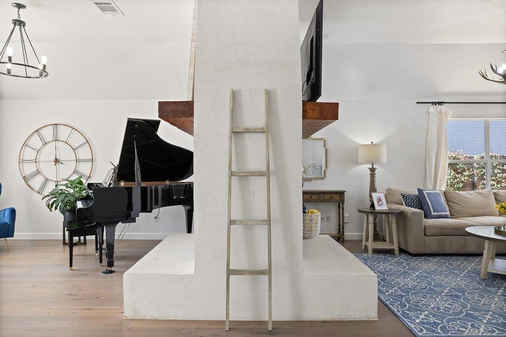 5700 Travis Green Ln, Austin, TX 78735